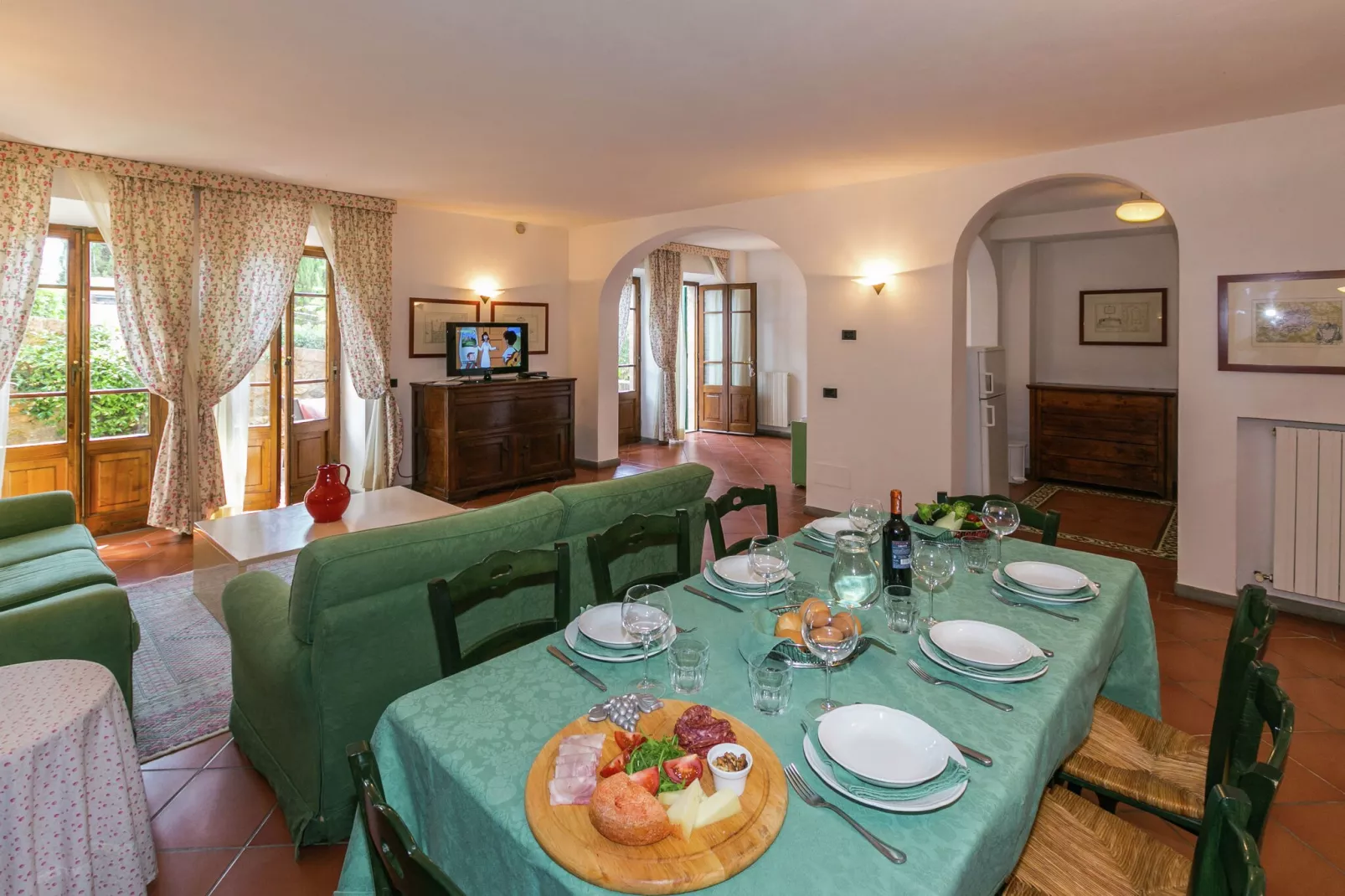 Tinaia-Dining room