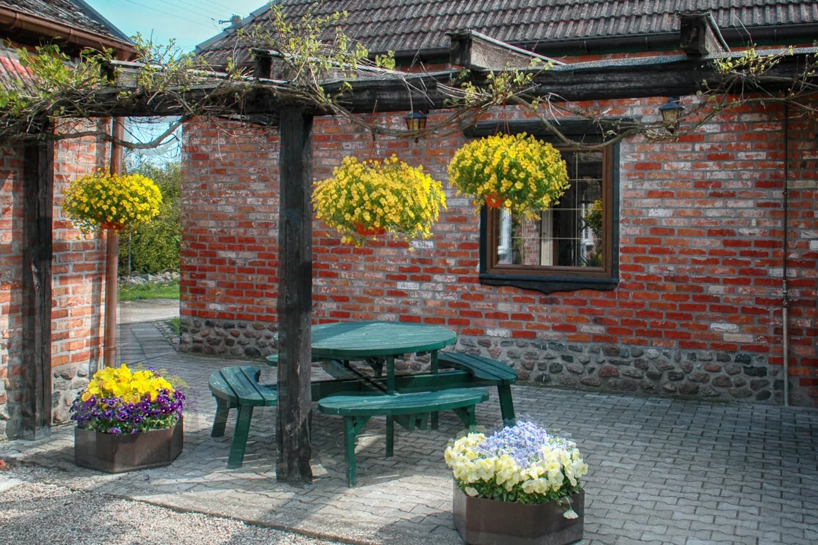 A comfortable west apartment-Terrace balcony