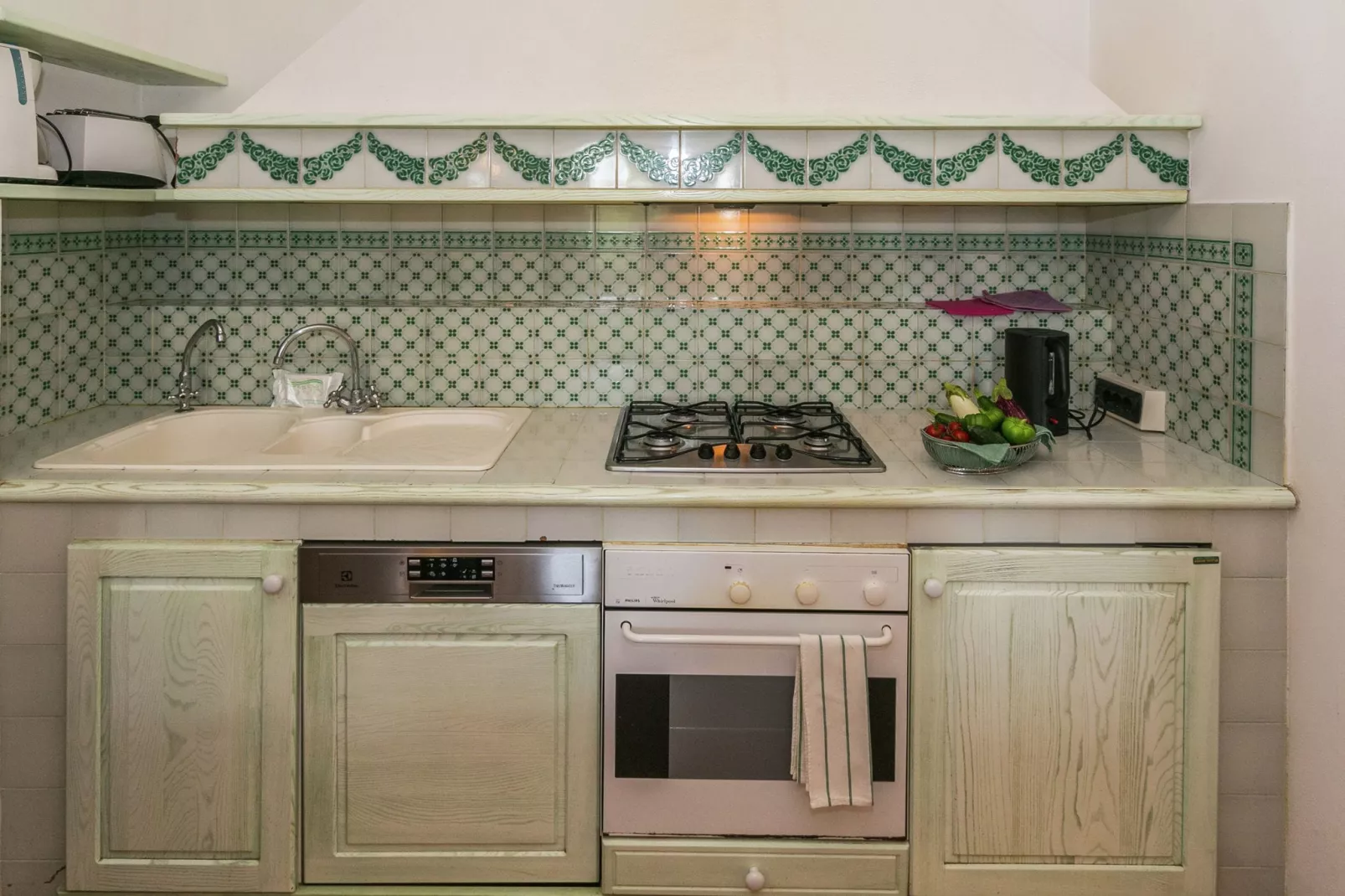Tinaia-Kitchen