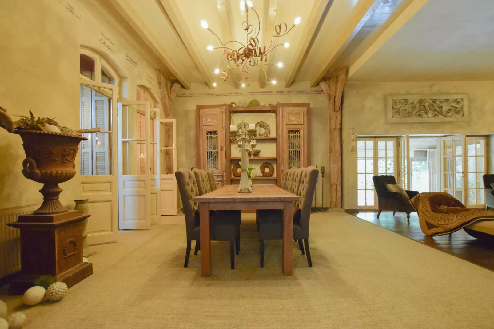 La Maison Douce-Dining room