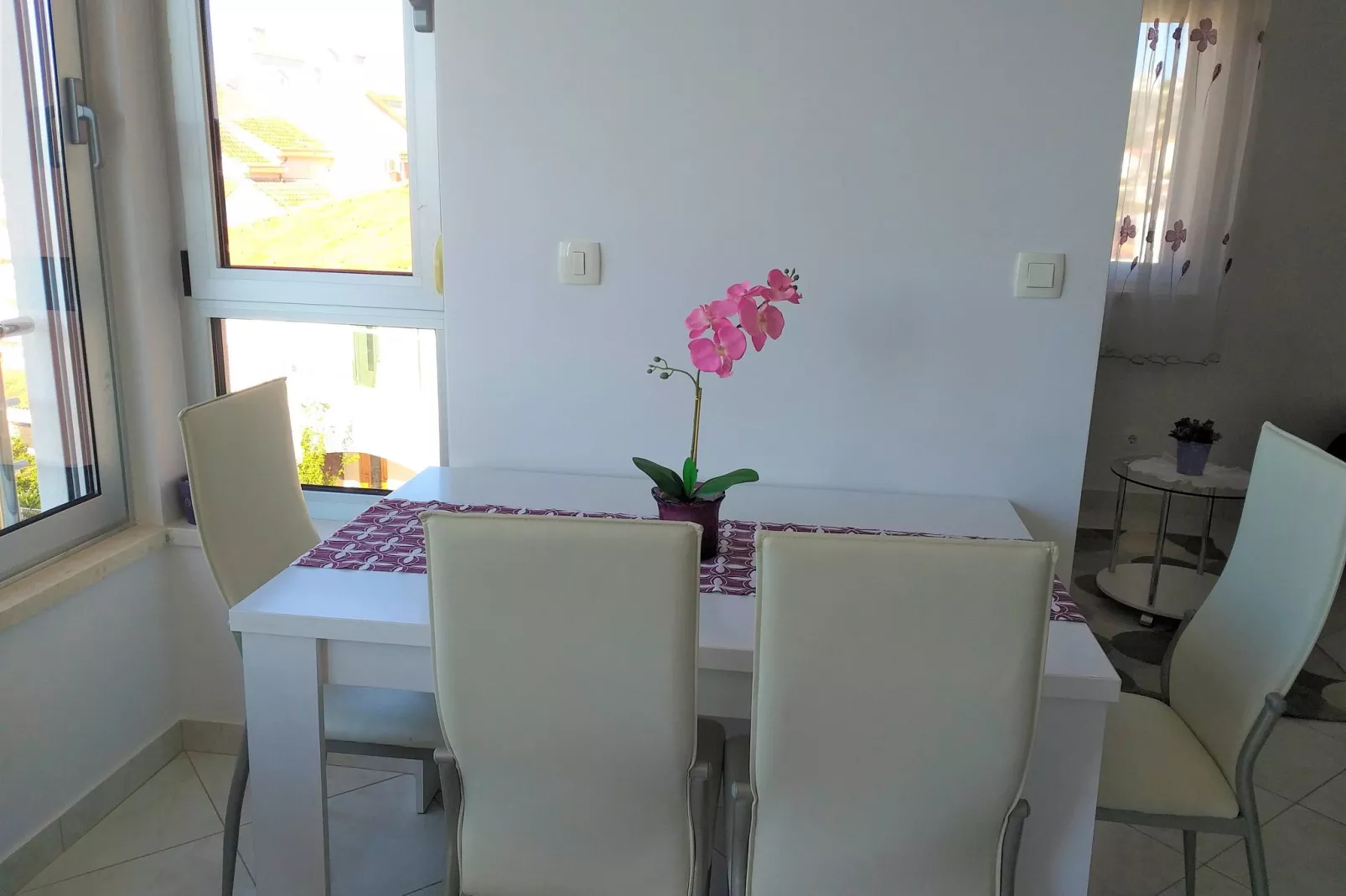 Linda Apartment 4-Dining room