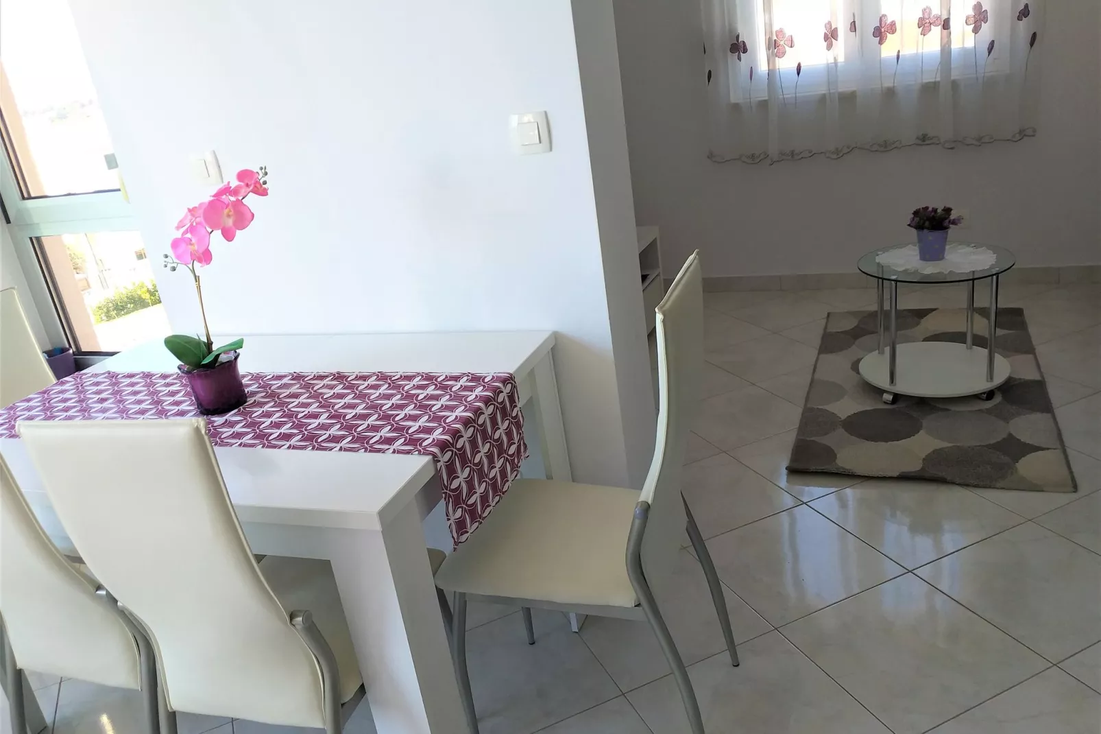 Linda Apartment 4-Dining room