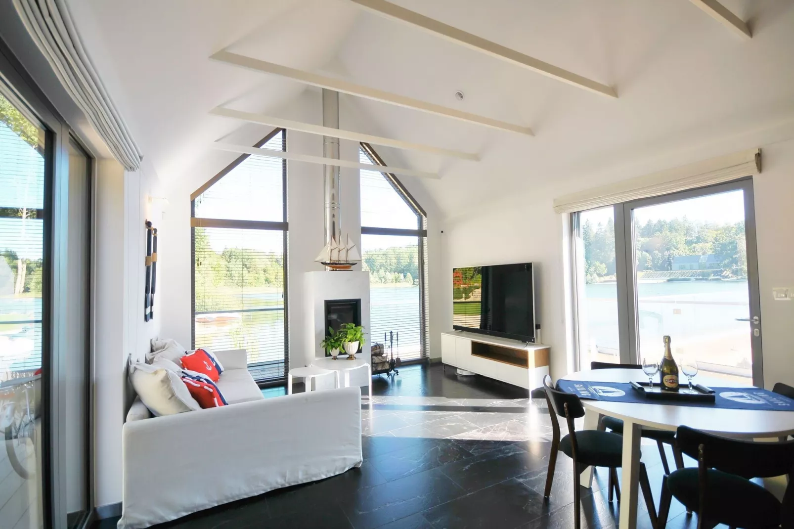 Dom na wodzie Bytów-Living room