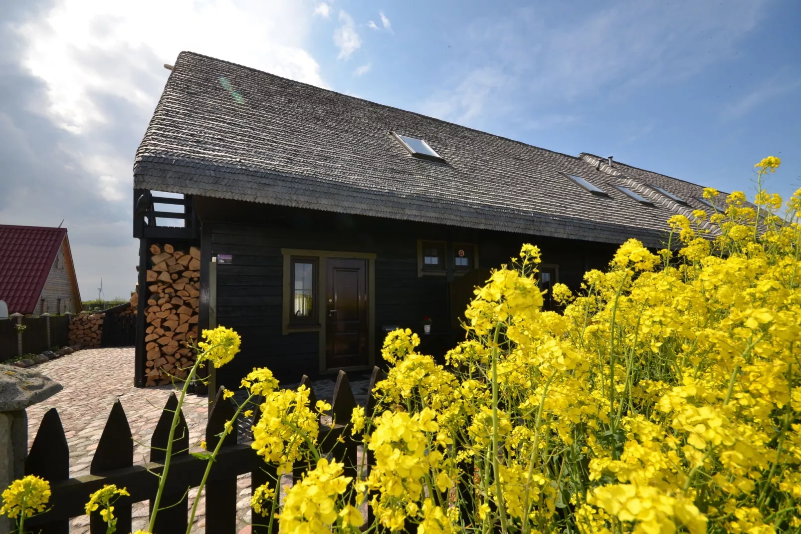 Studio-Exterior summer