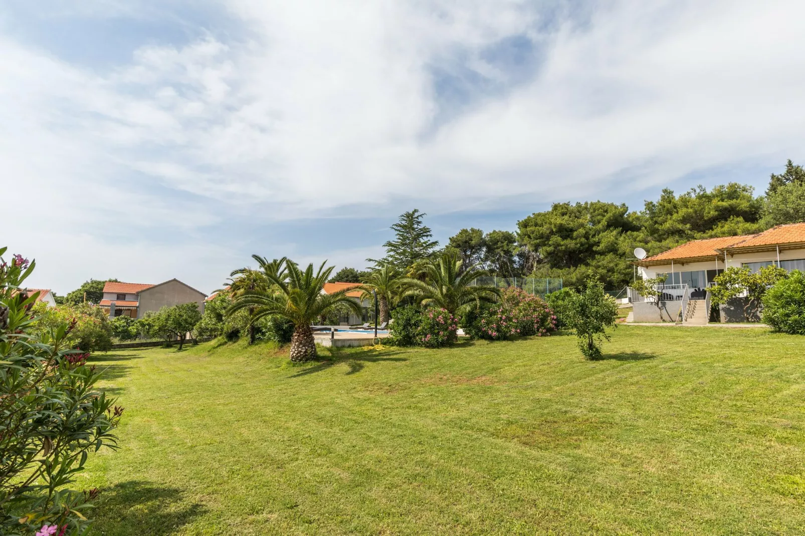 Mediterano 4-Gardens summer