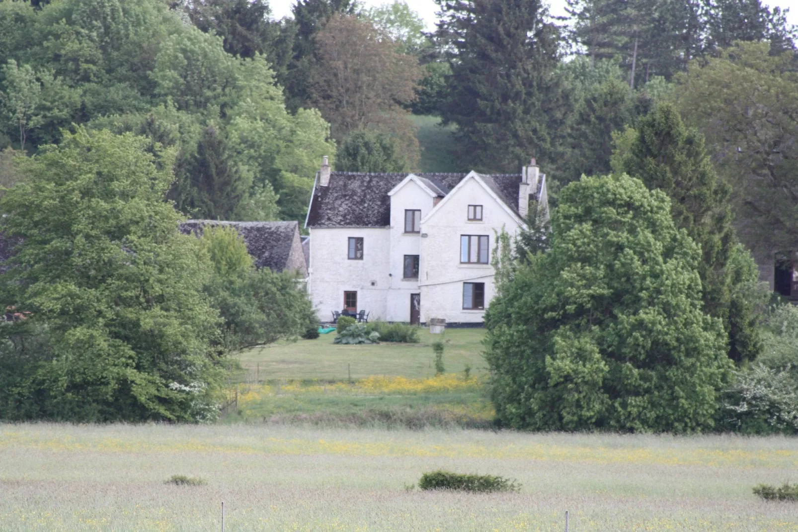 Maison Gimnée-Exterior summer