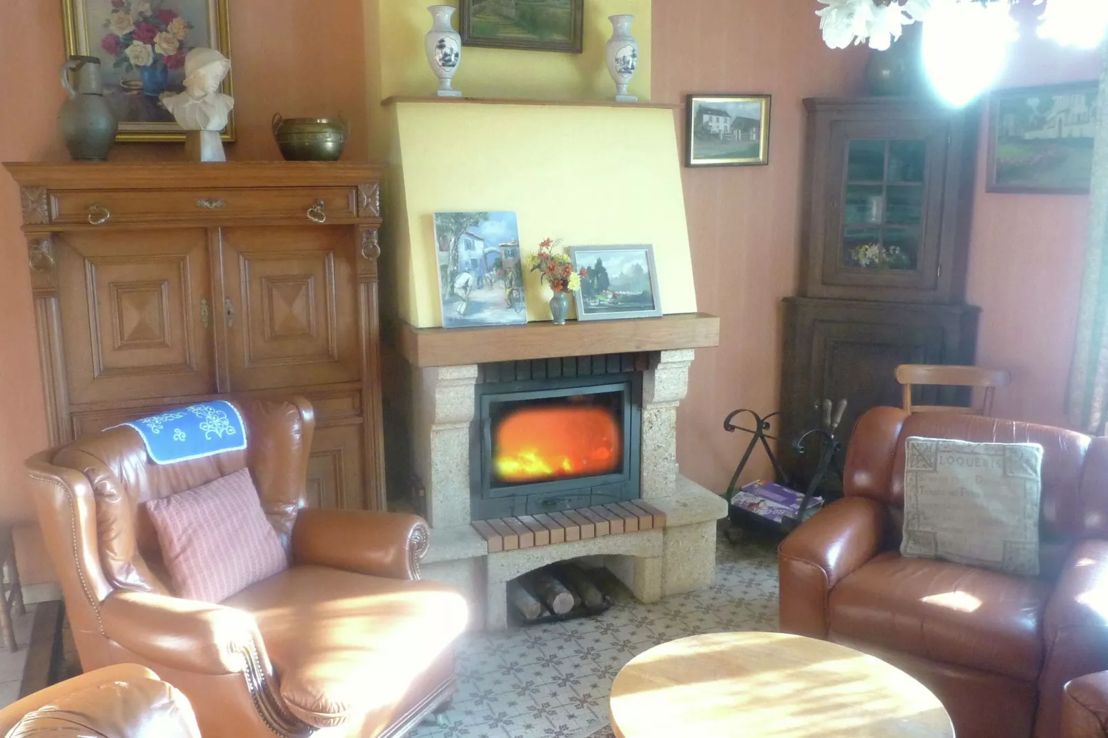 Maison Gimnée-Living room