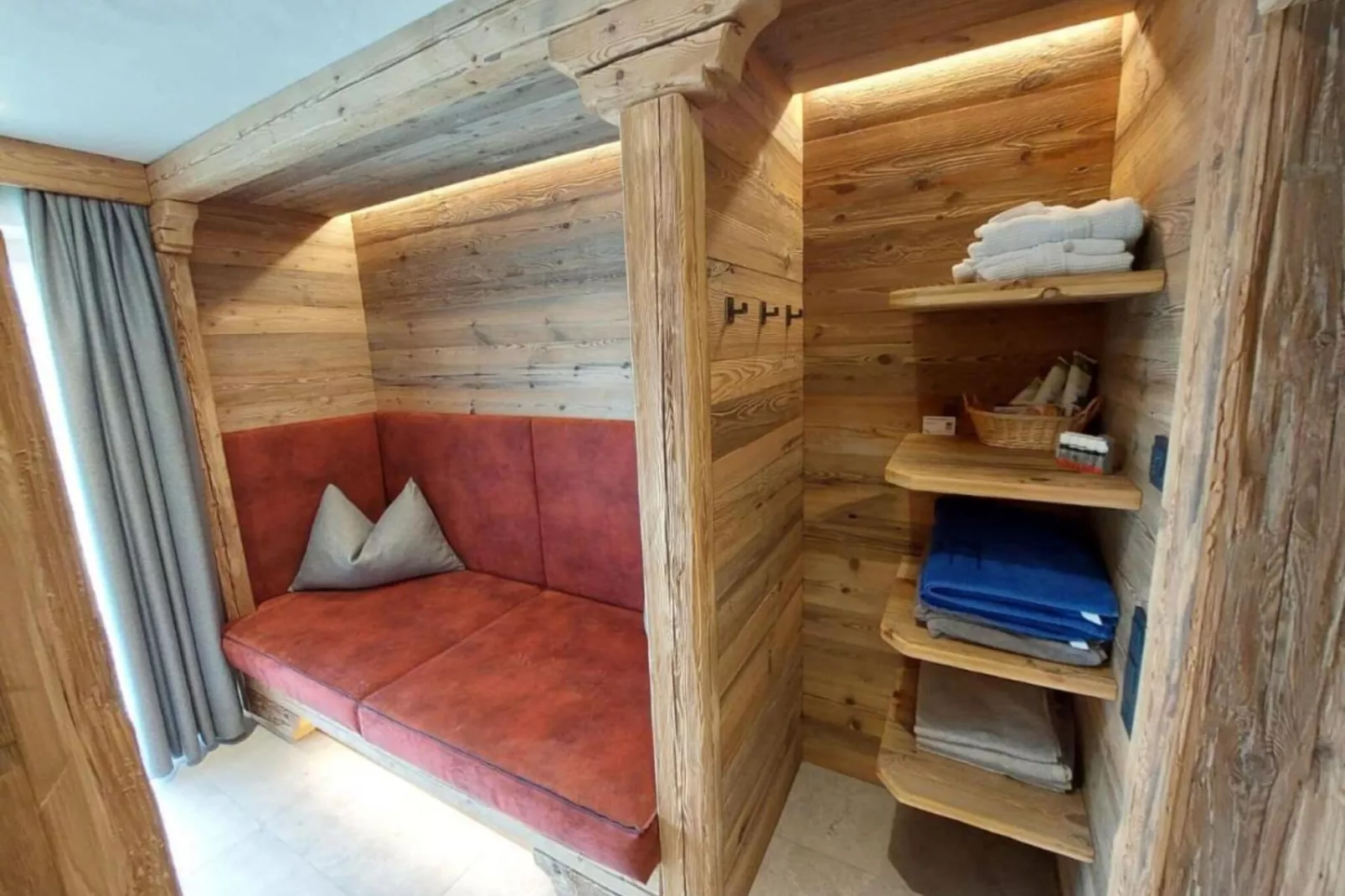 Chalet Die Sagritzerin-Living room
