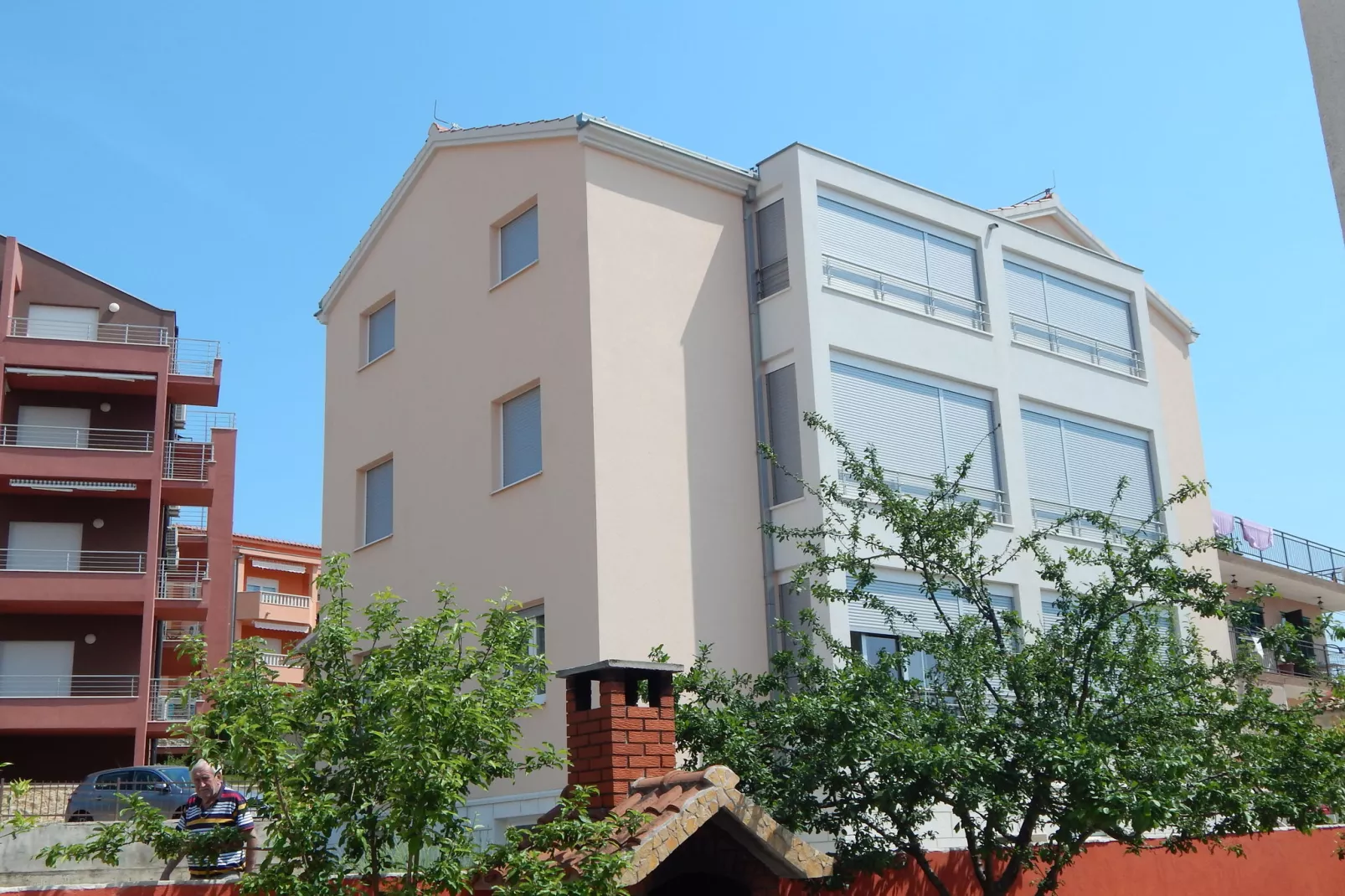 Linda Apartment 6-Exterior summer