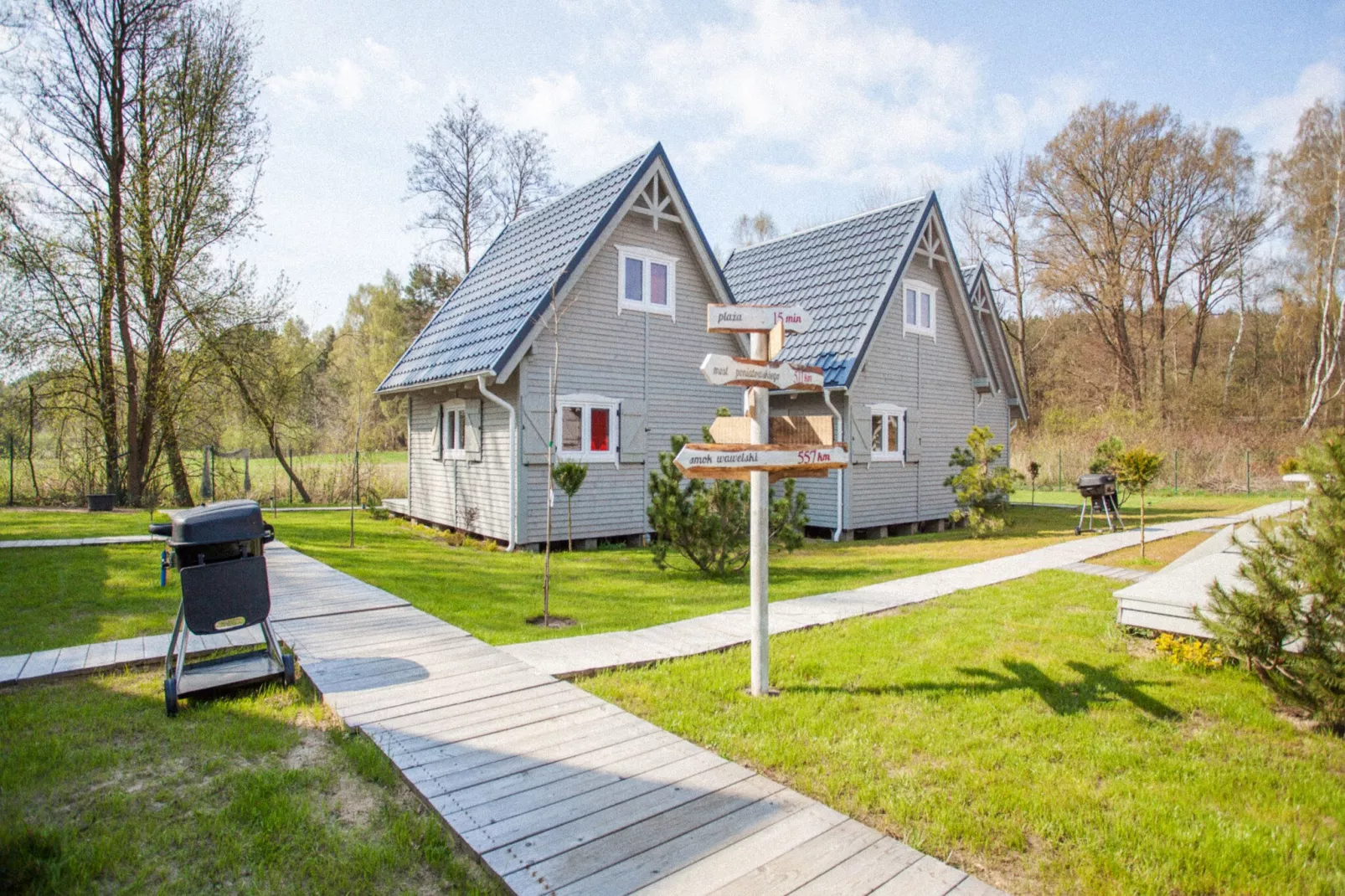 Sunny bungalow by the sea-Exterior summer