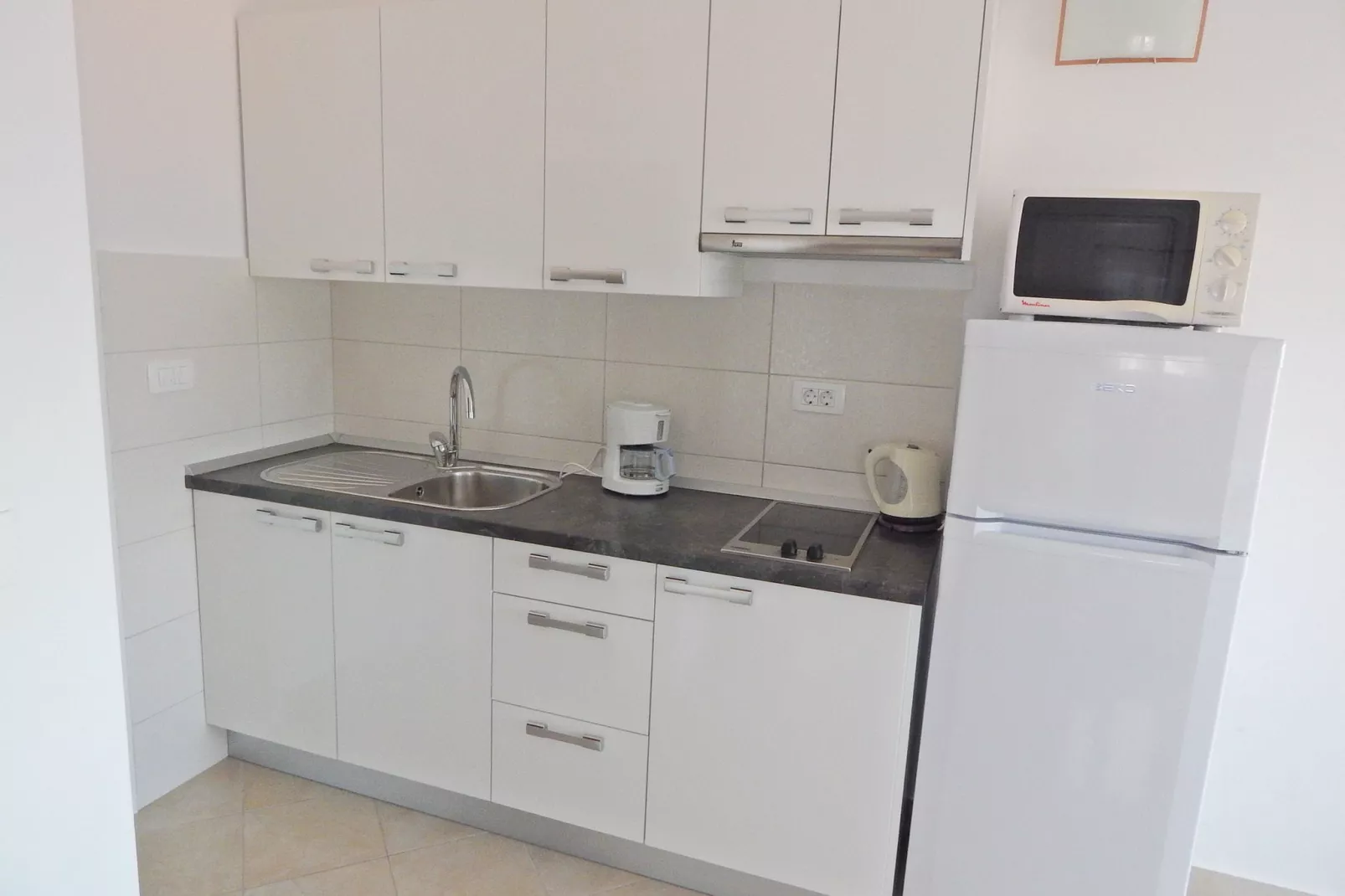 Linda Apartment 6-Kitchen
