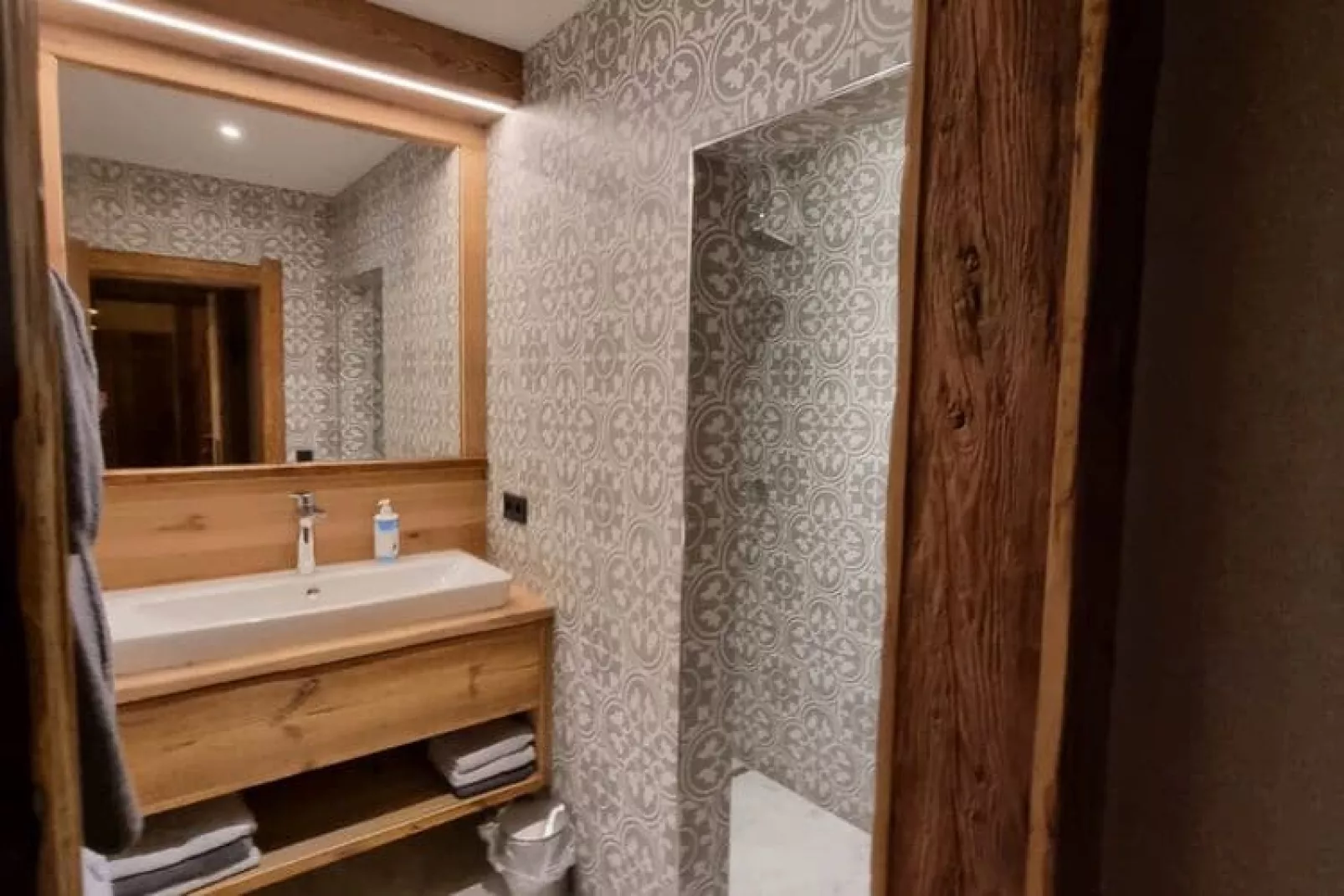 Chalet Die Sagritzerin-Bathroom