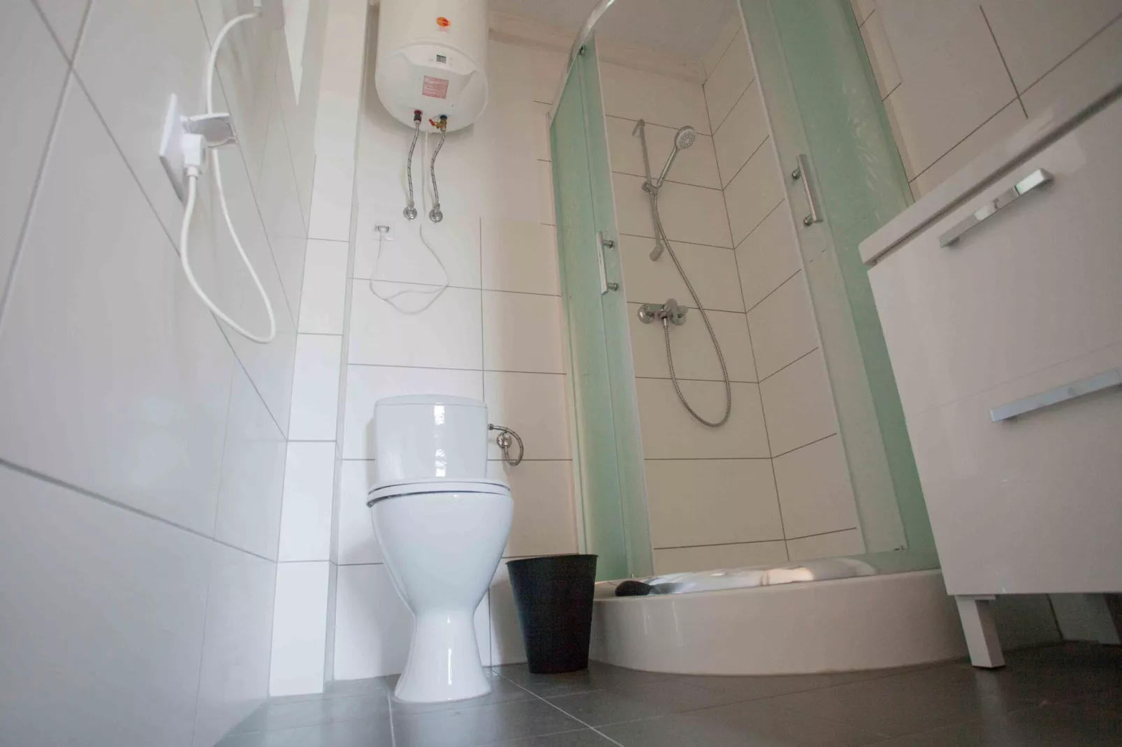 Sunny bungalow by the sea-Bathroom