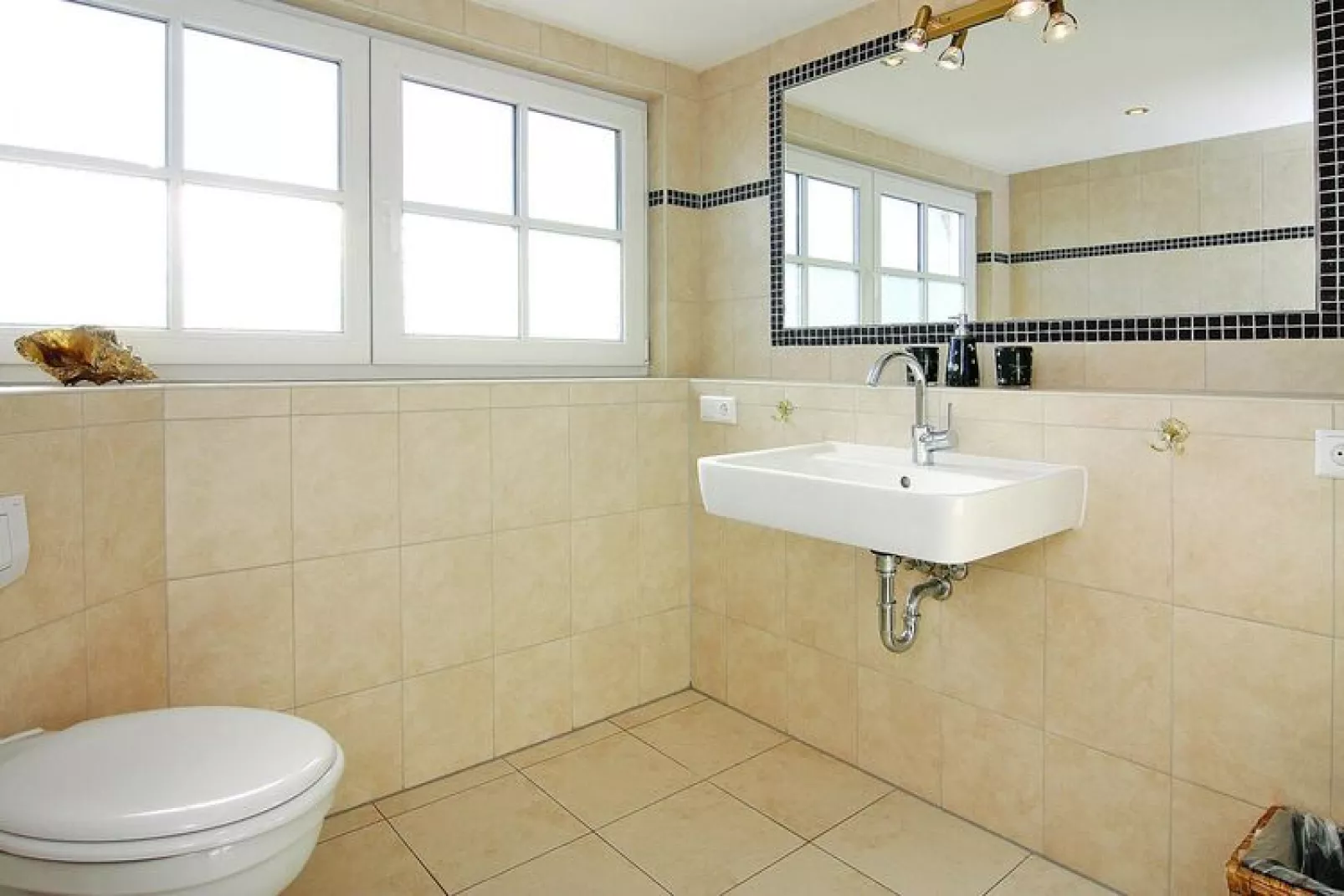FH Weiße Düne-Badezimmer