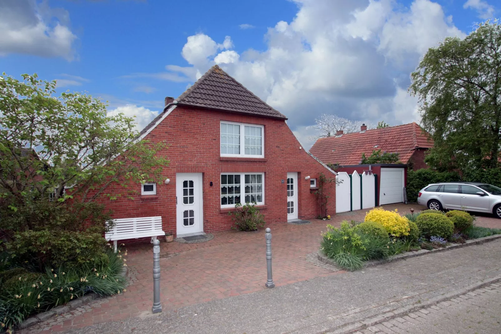 Ferienwohnung in Hilgenriedersiel-Exterior summer