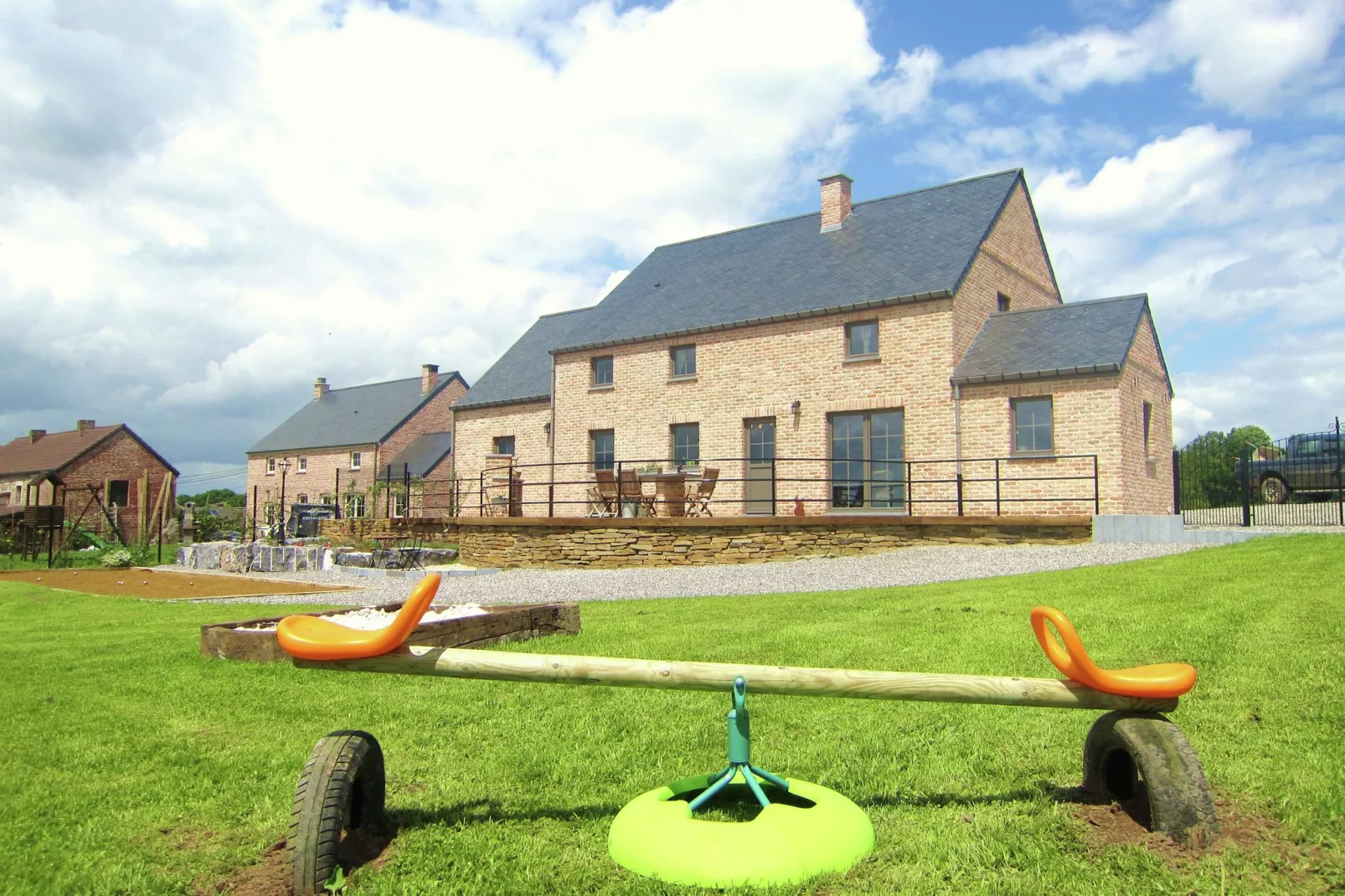 Au chant des grenouilles-Exterior summer