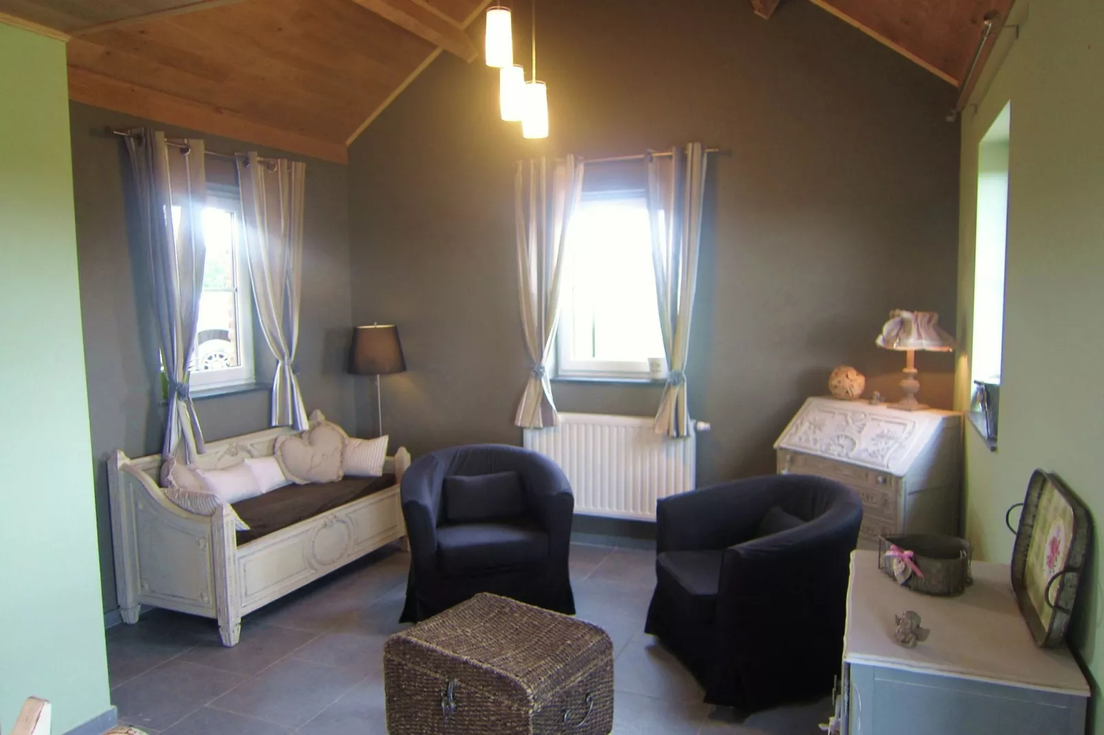 Au chant des grenouilles-Living room