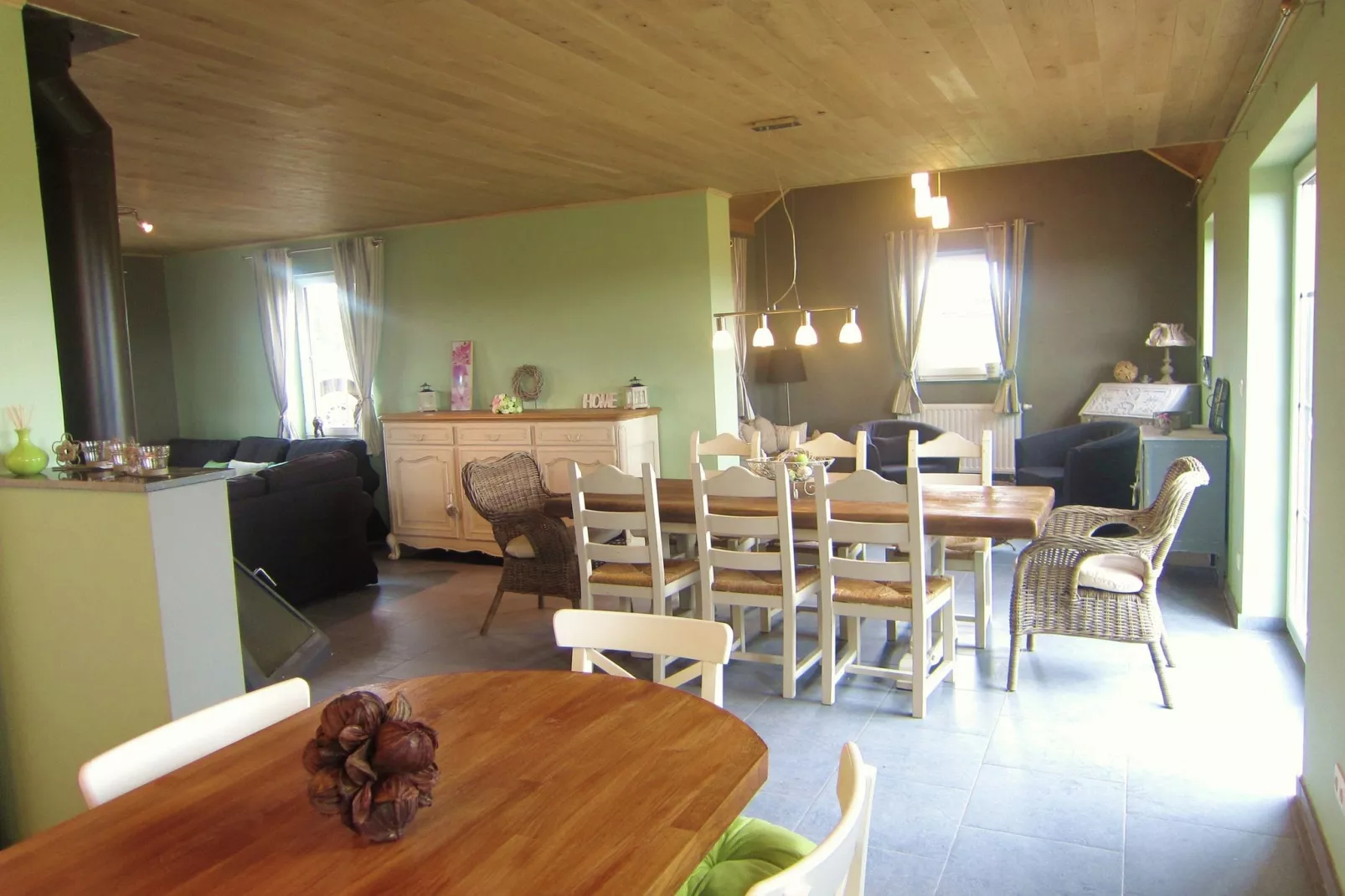 Au chant des grenouilles-Dining room