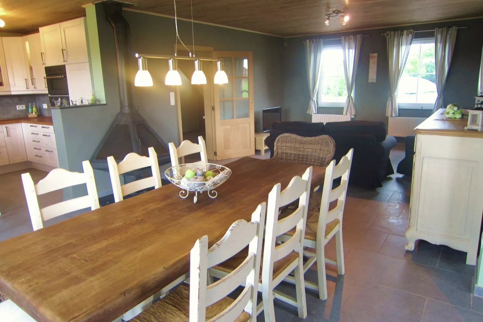 Au chant des grenouilles-Dining room