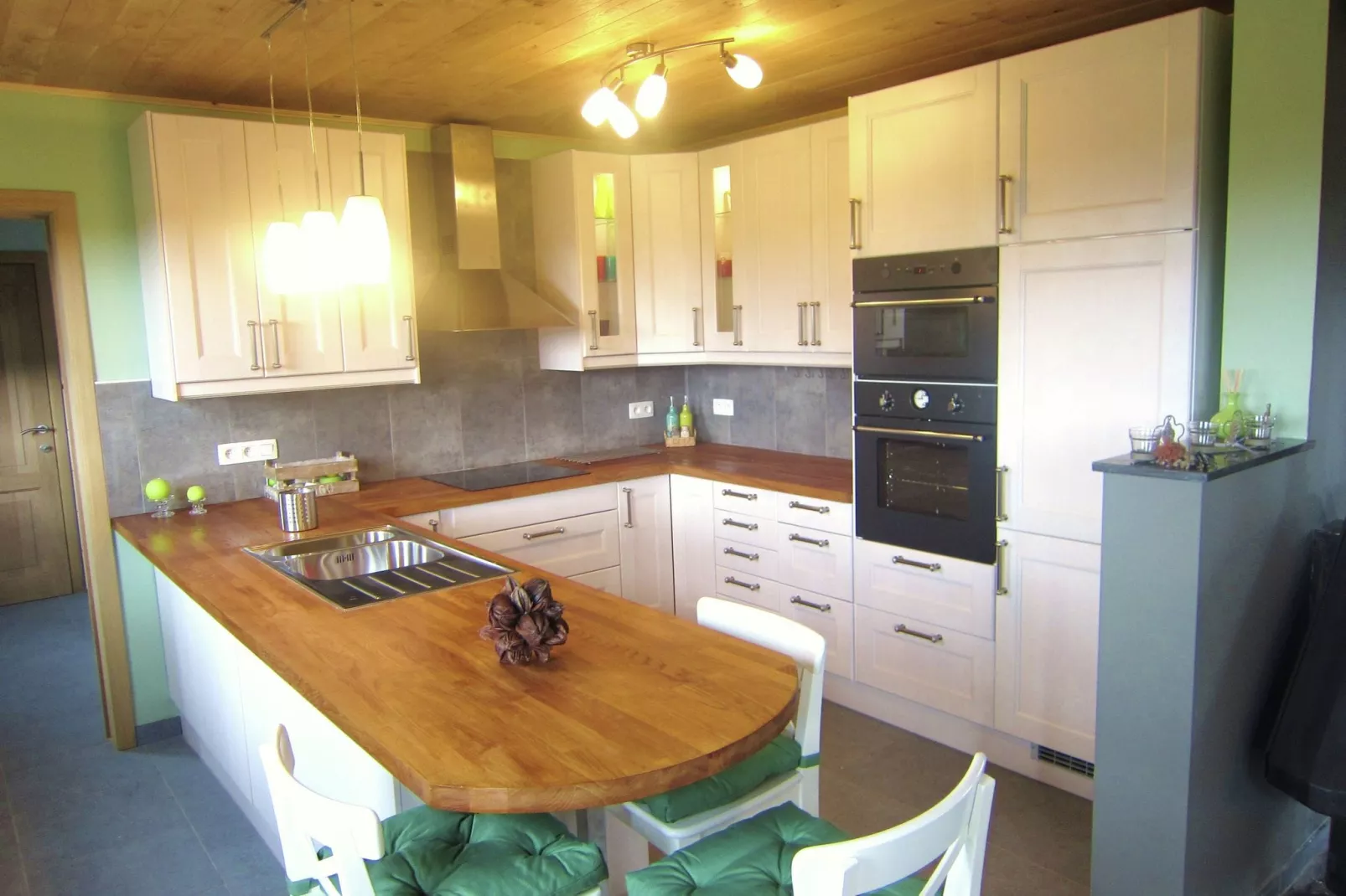Au chant des grenouilles-Kitchen