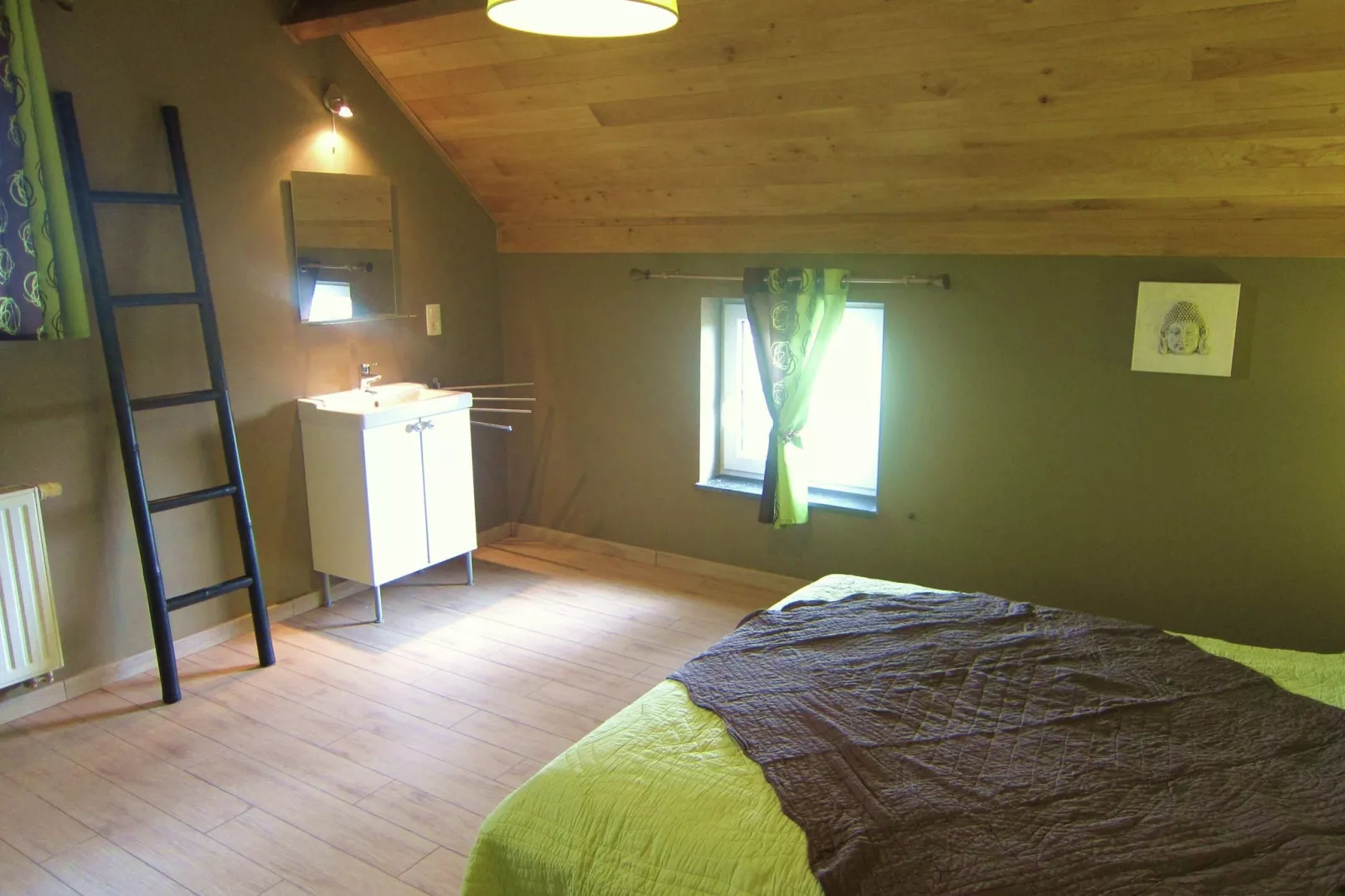 Au chant des grenouilles-Bedroom