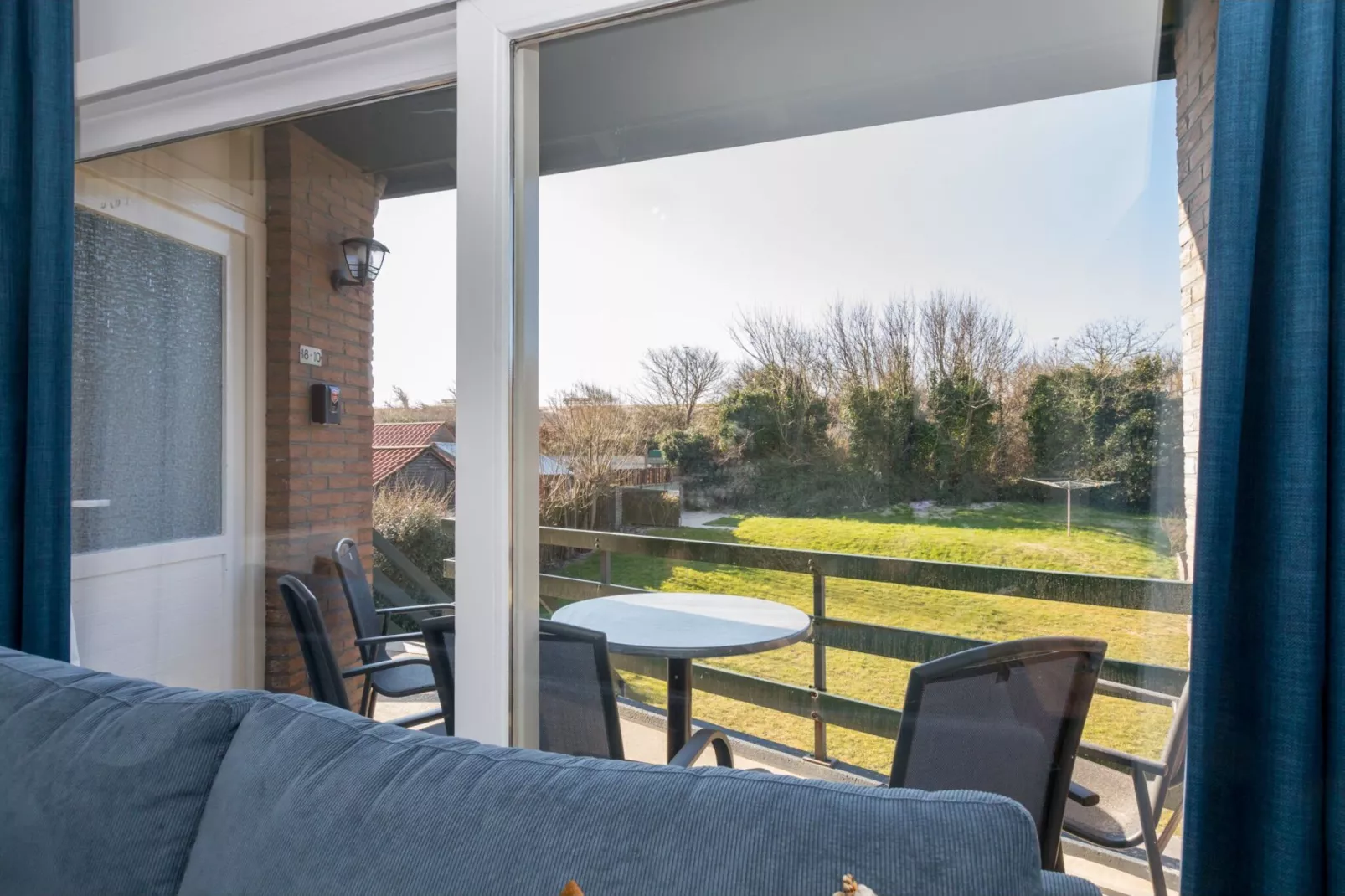 Duinweg 18-Living room