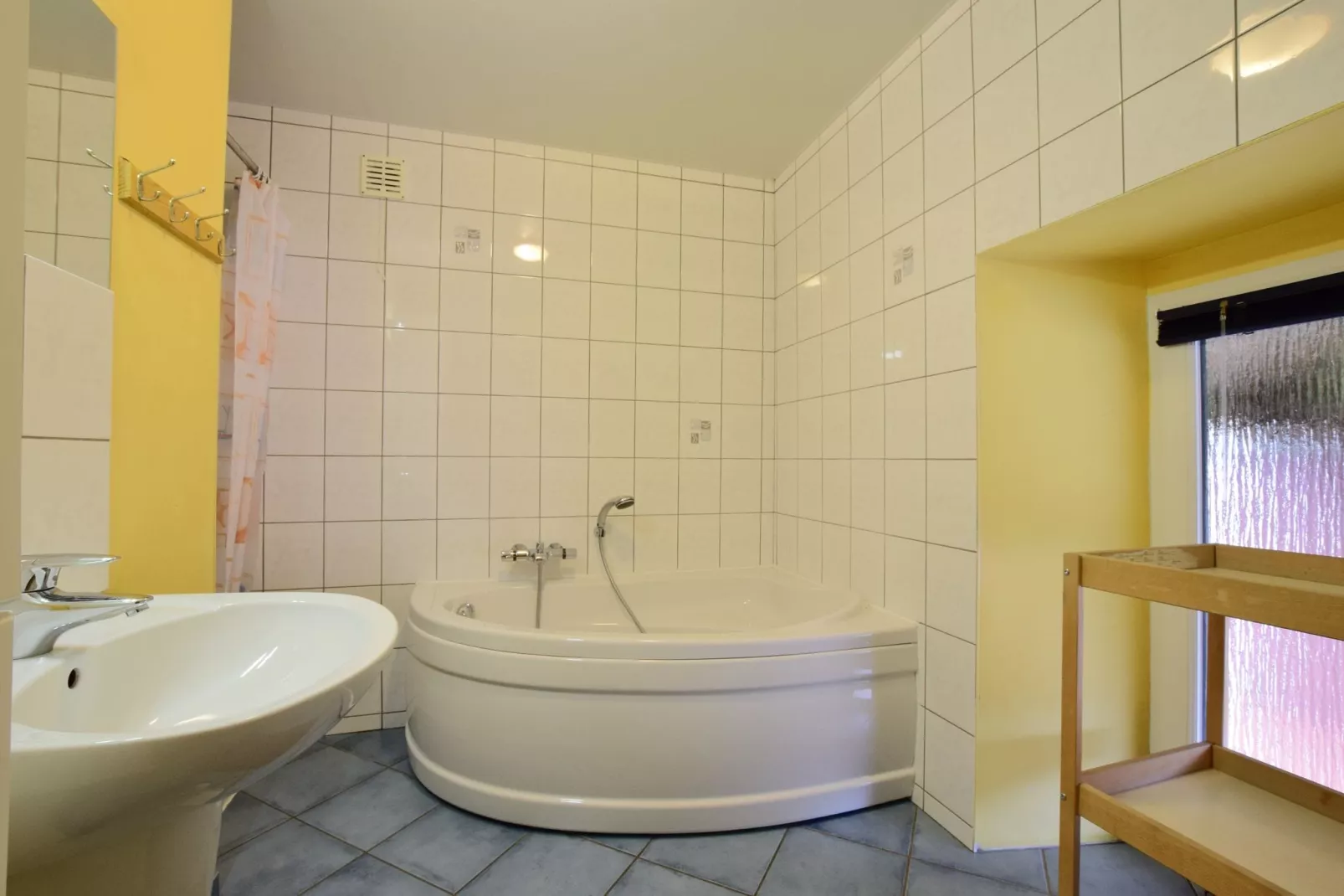 Neufmoulin-Bathroom