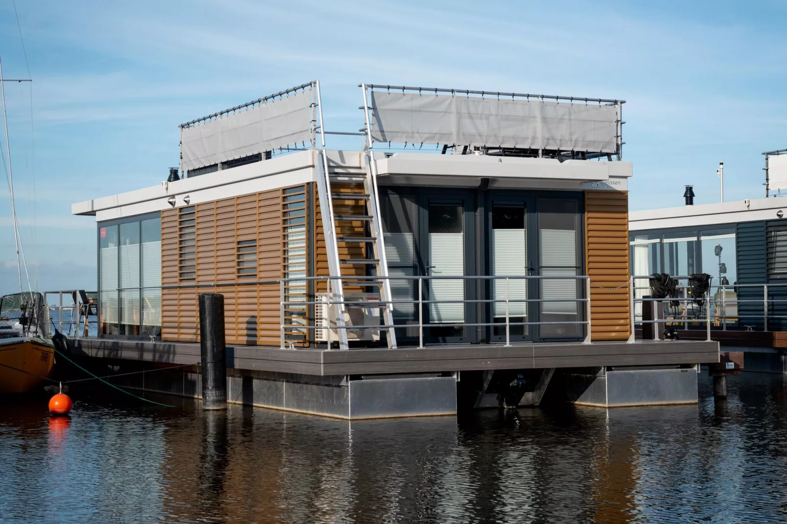 Houseboat Elysium met dakterras-Exterior summer