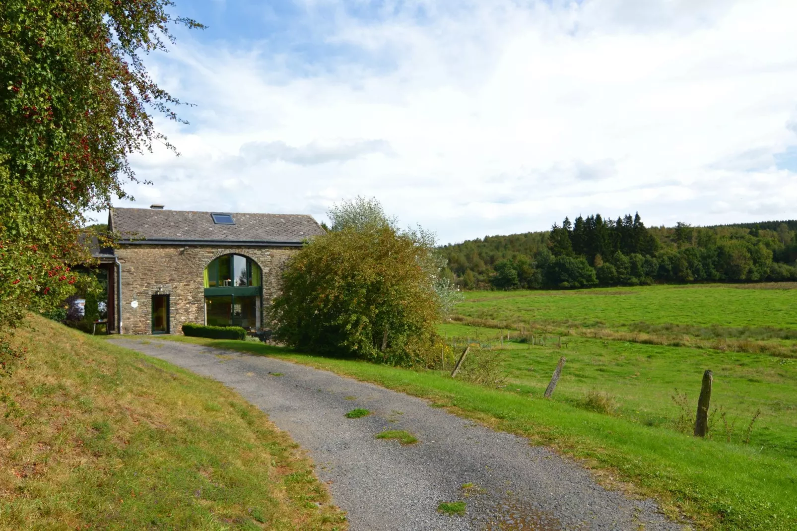 Neufmoulin-Exterior summer