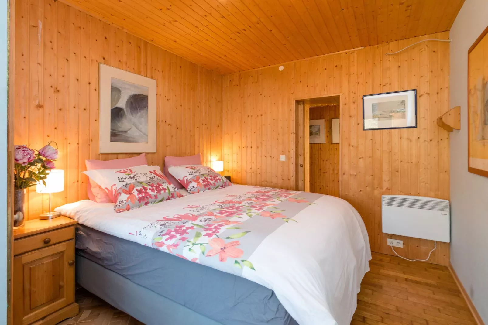 't Zwijnenhofje-Bedroom