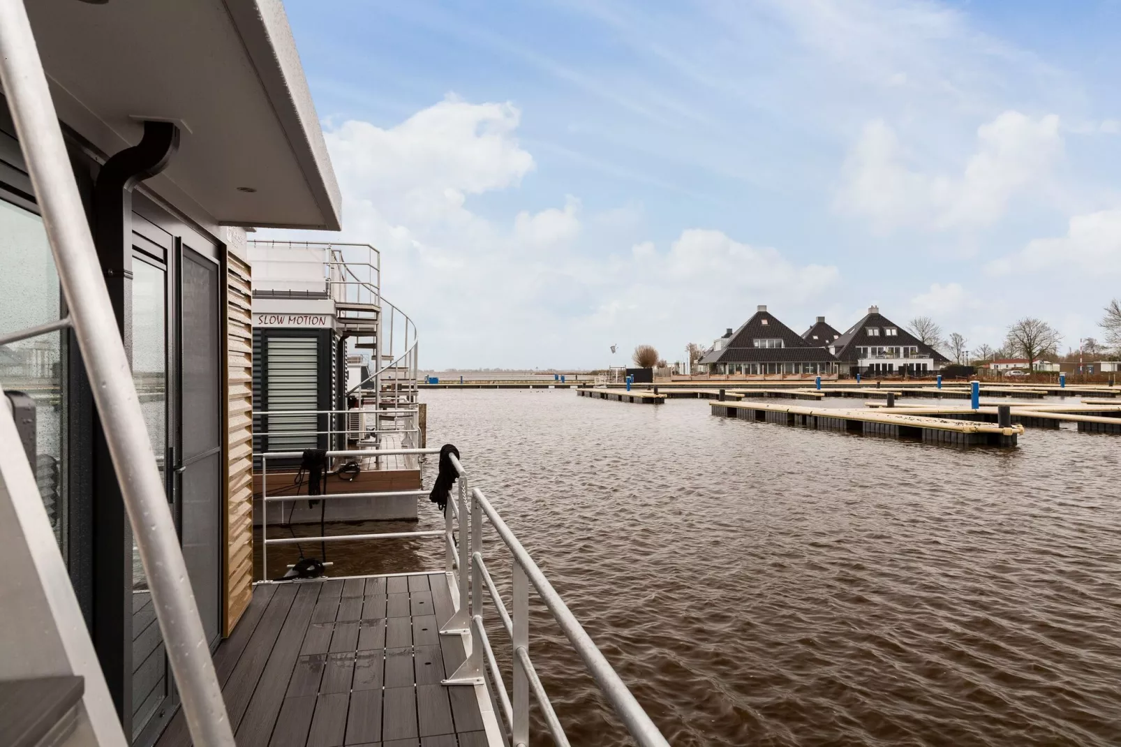Houseboat Elysium met dakterras-View summer