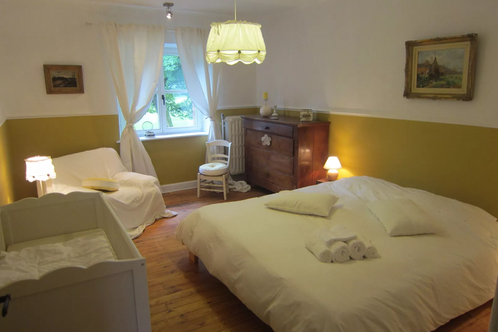 Nuts Castle-Bedroom