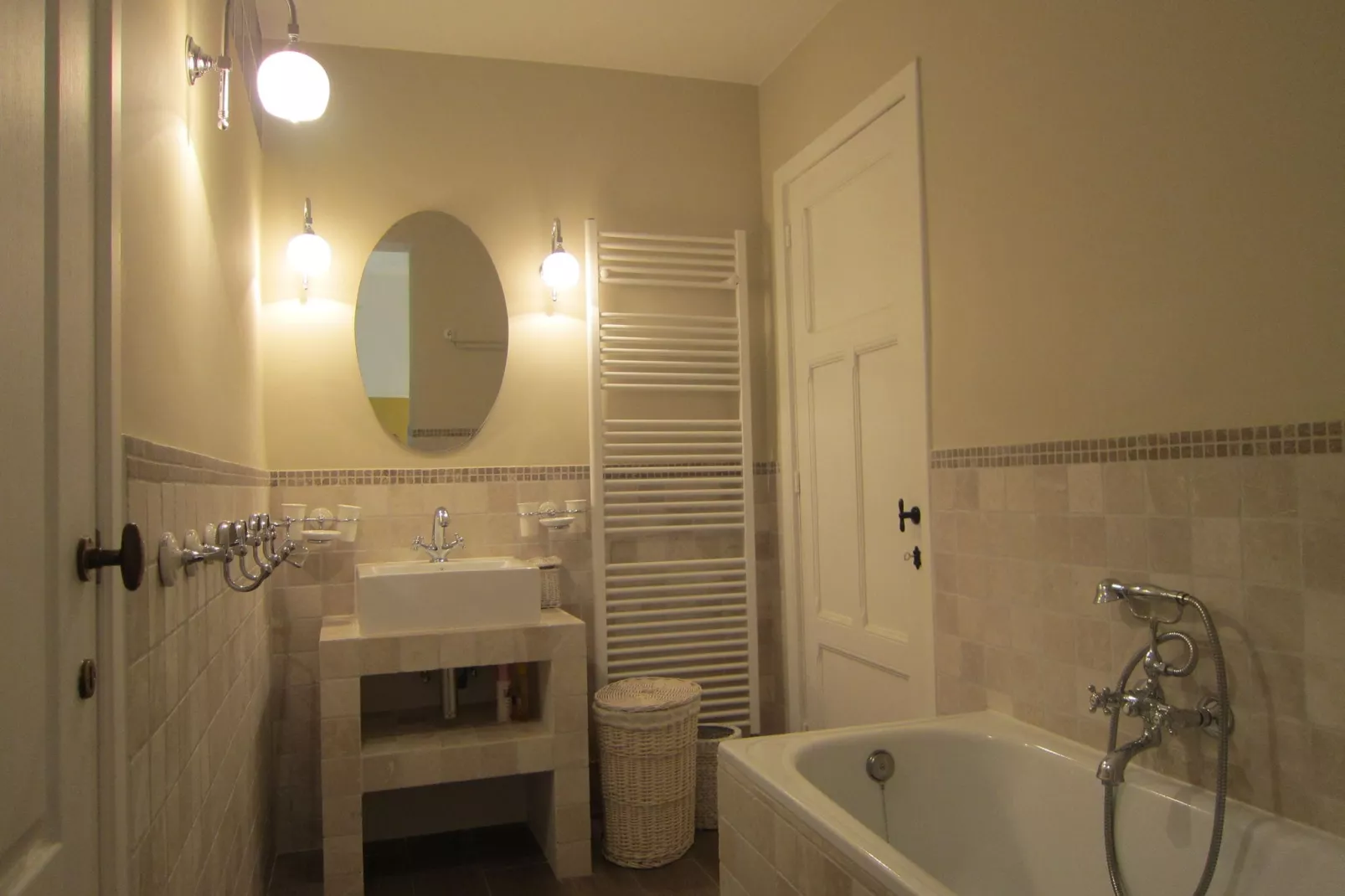 Nuts Castle-Bathroom