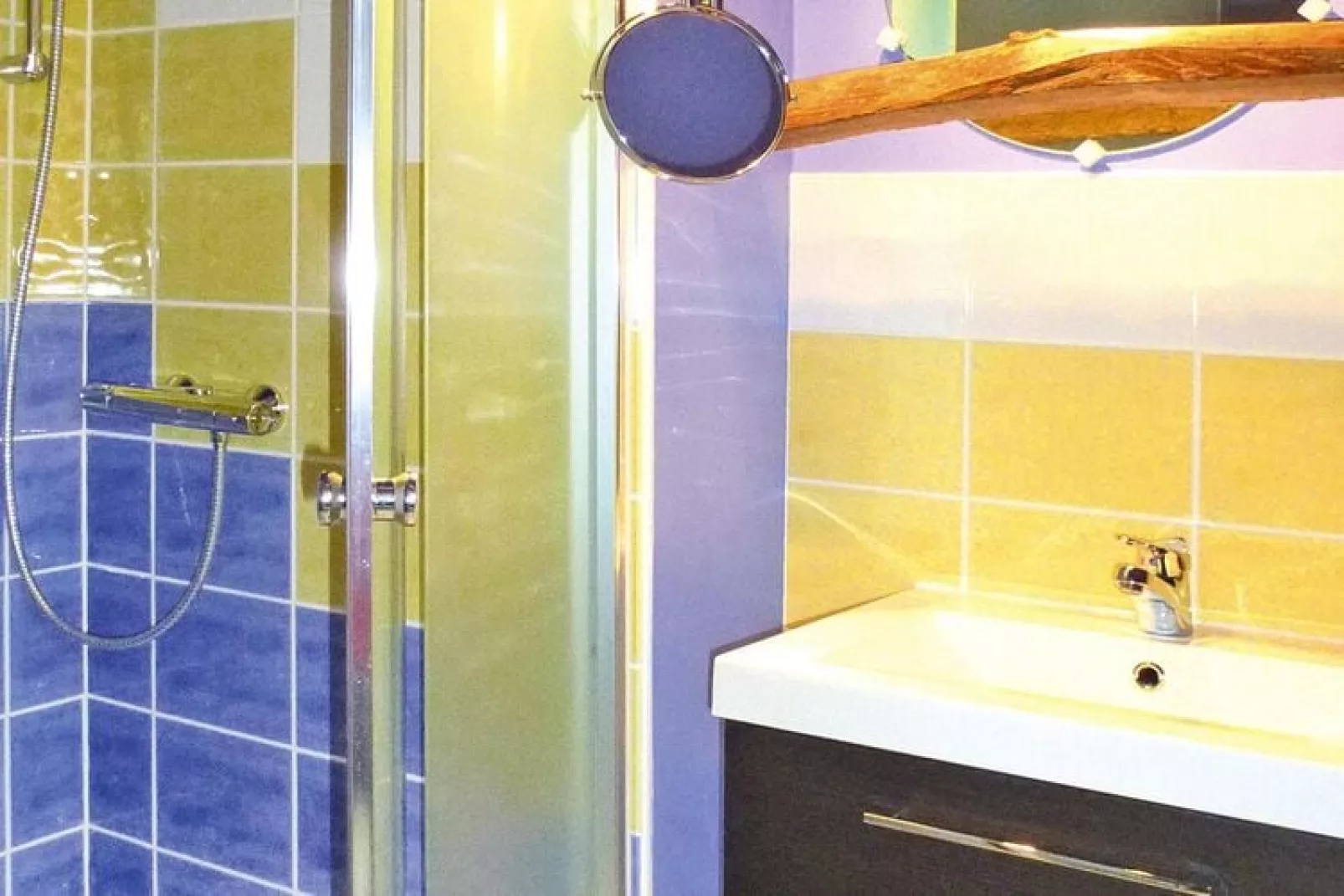 Semi-detached house Crasville-la-Rocquefort-Bathroom