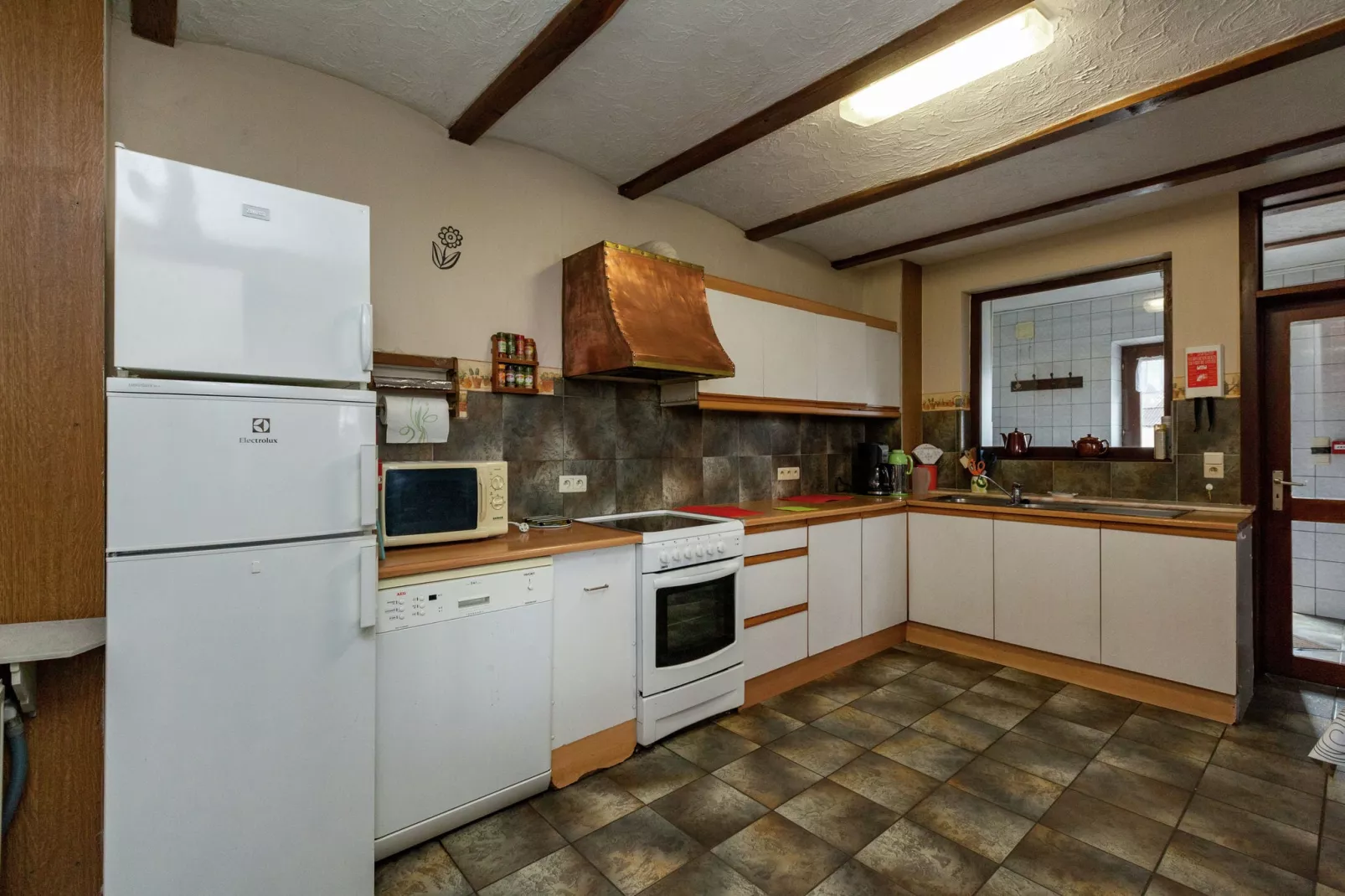 Bourcy-Kitchen