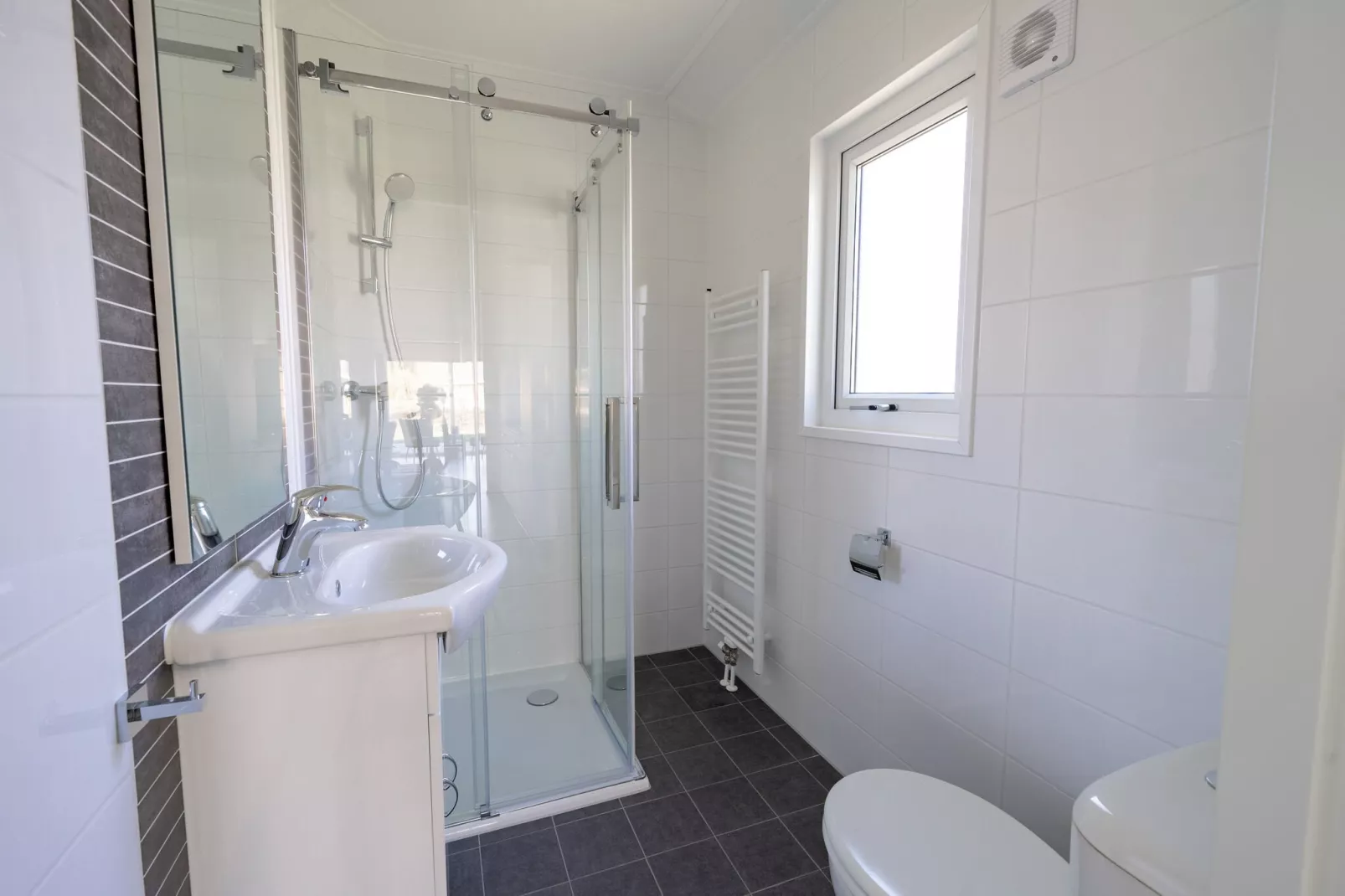 Resort Kaatsheuvel 3-Bathroom