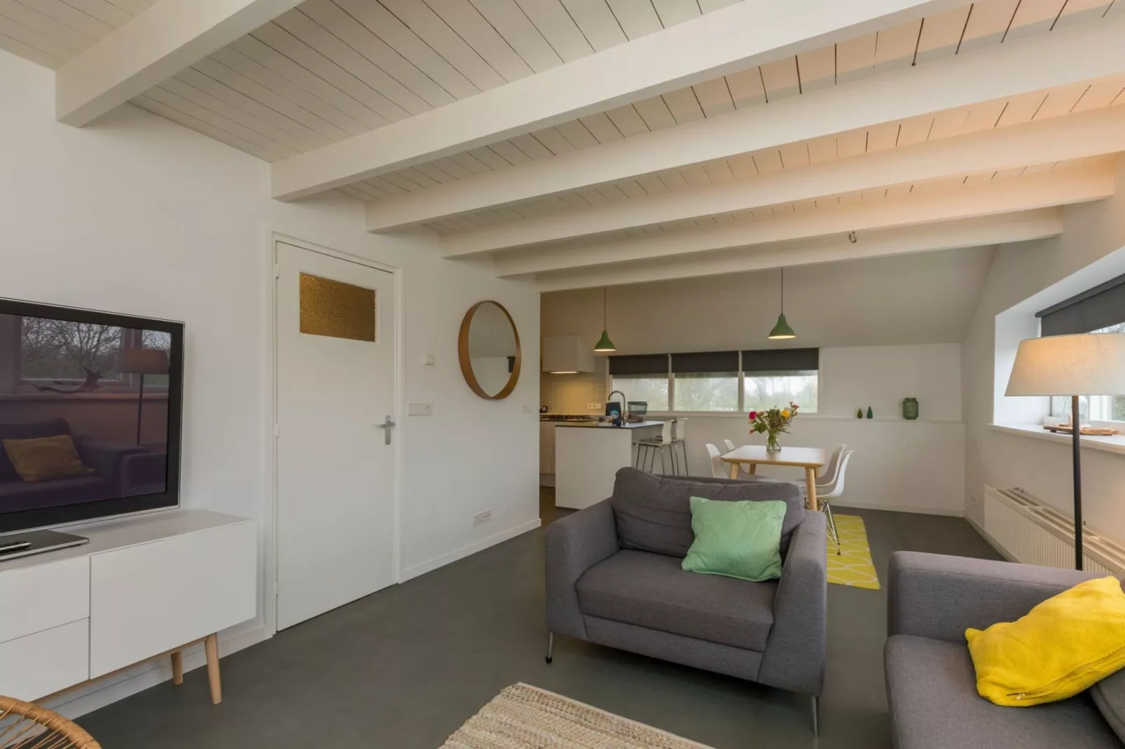 Appartement - Kon Emmaweg 6  Vrouwenpolder bovenapp-Living room