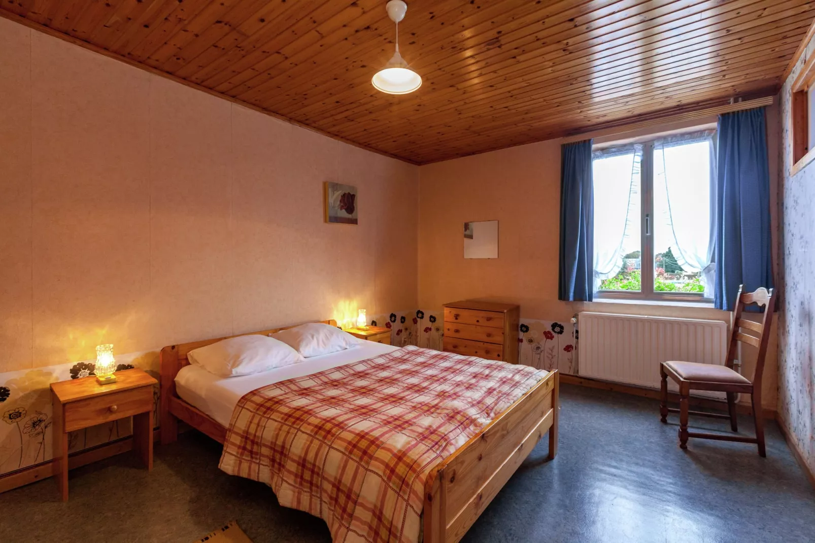 Bourcy-Bedroom