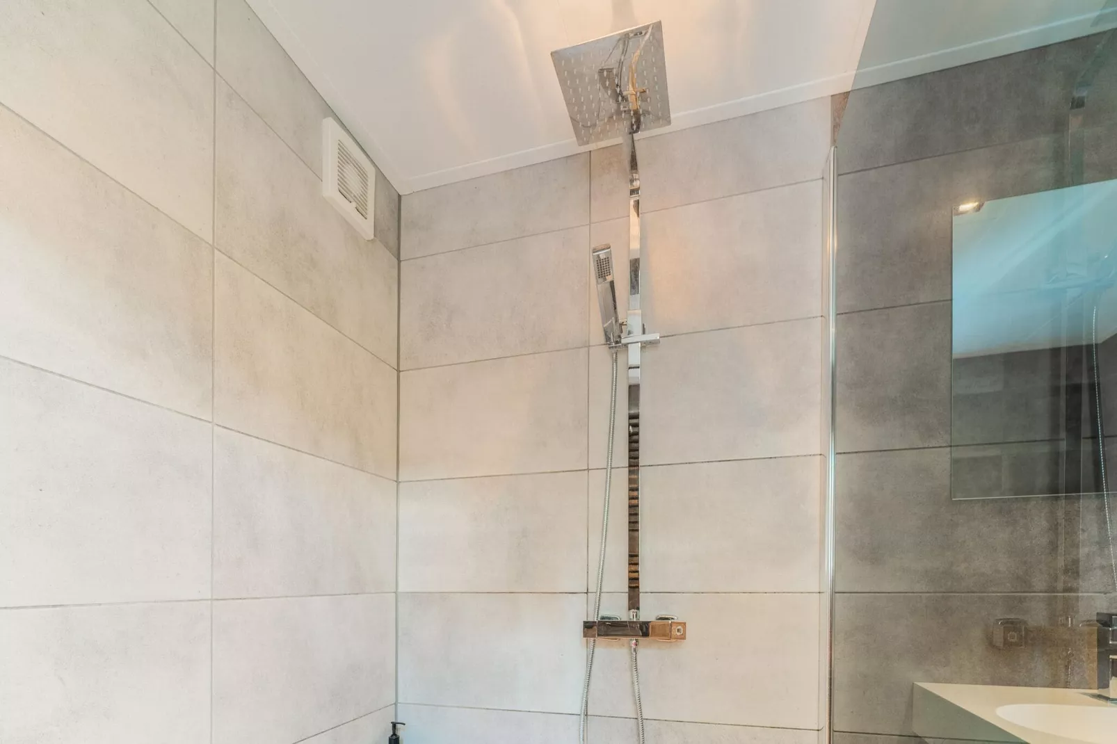 Steenmarter-Bathroom