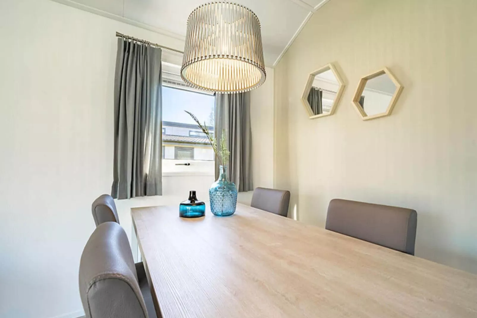 Resort Kaatsheuvel 4-Dining room