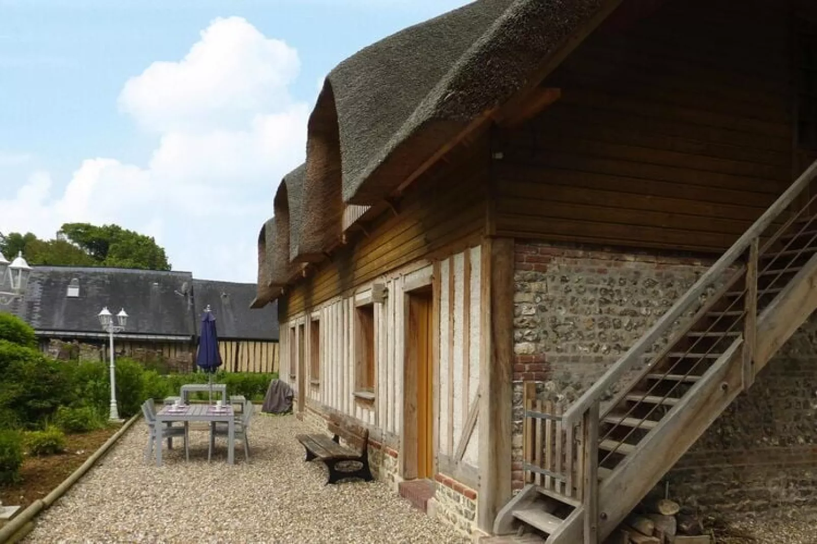 Holiday home St-Martin-aux-Buneaux-Außenbereich Sommer