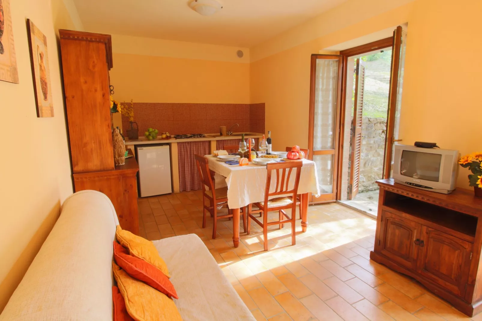 Orzo-Living room