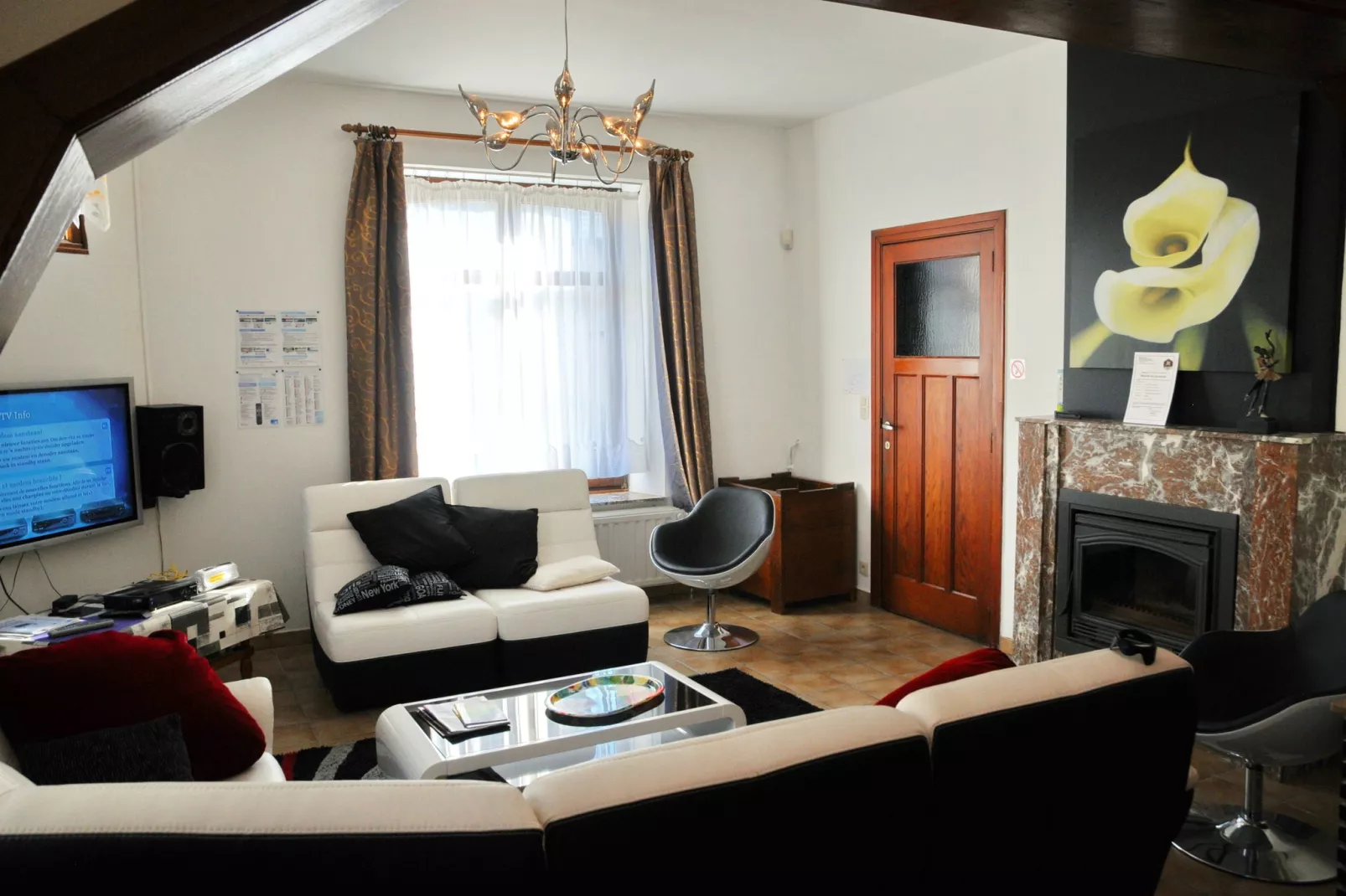 Stone Lodge-Living room
