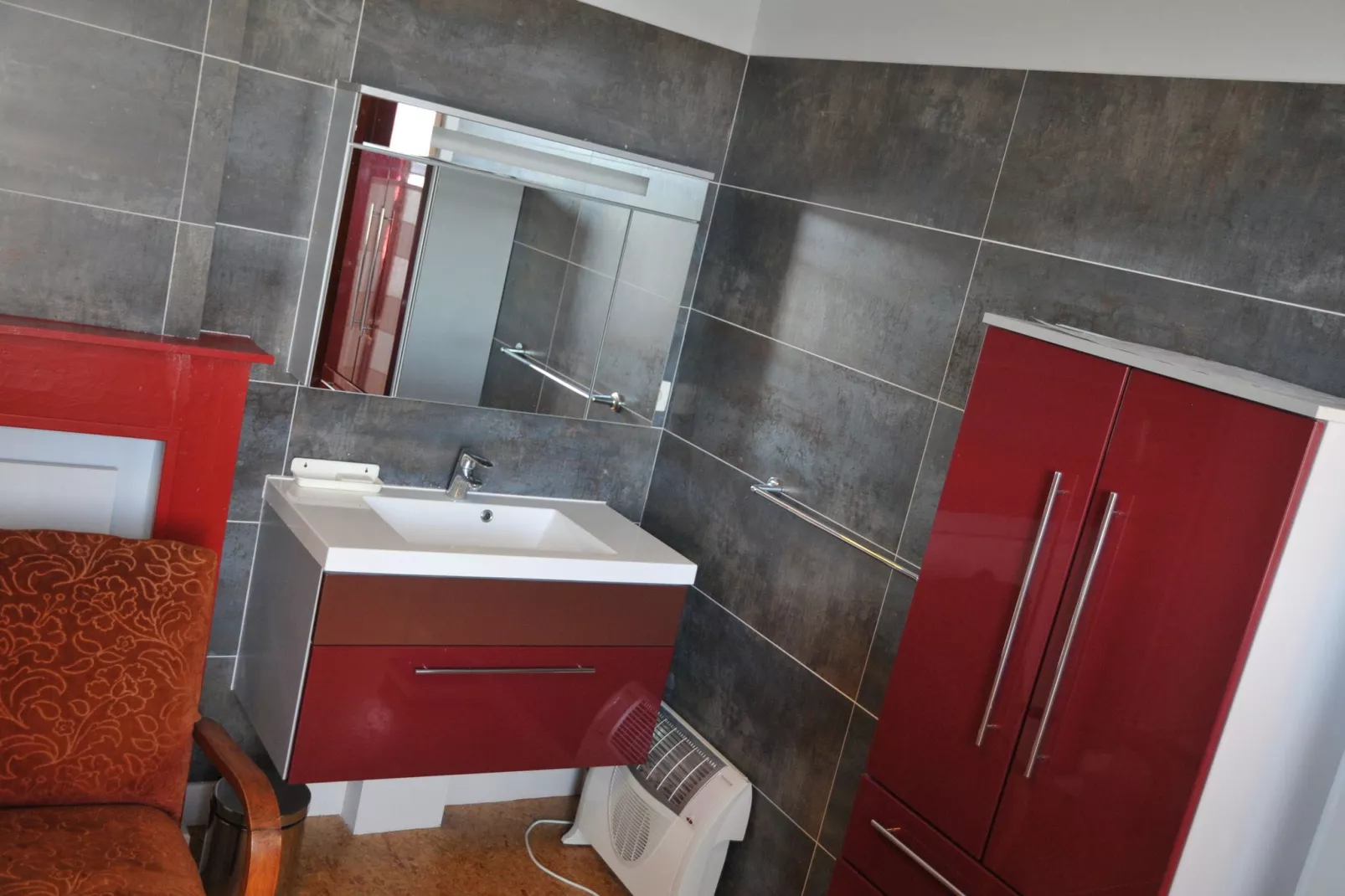 Stone Lodge-Bathroom