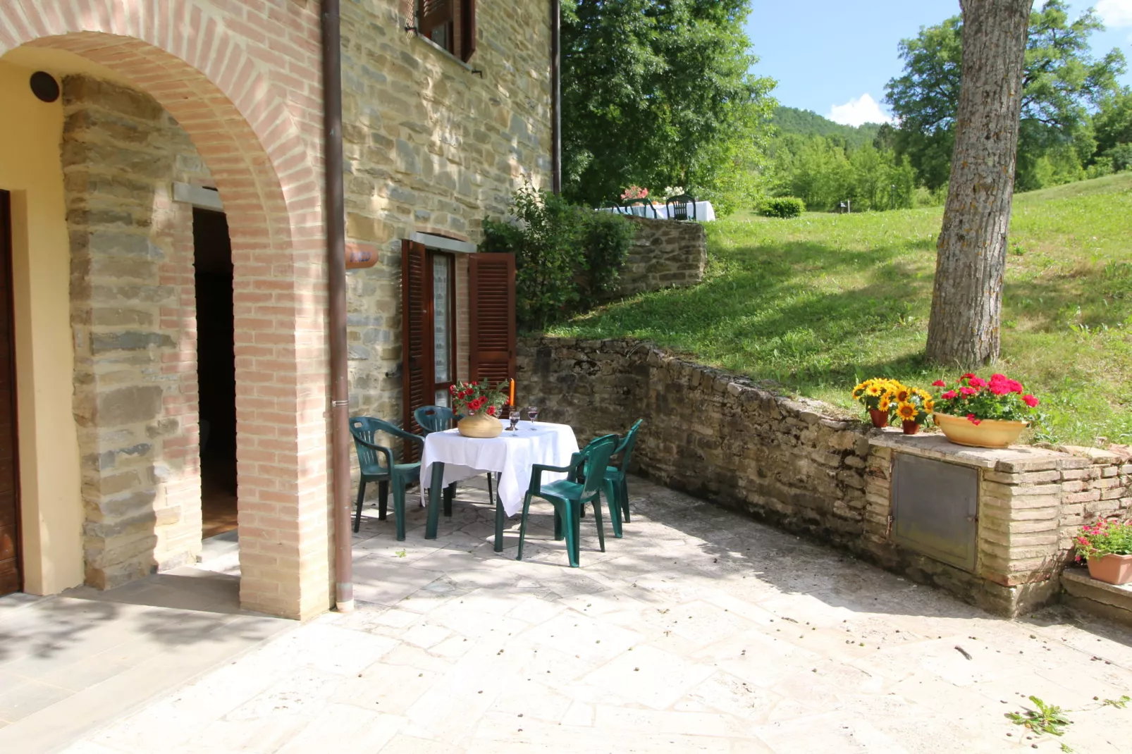 Orzo-Terrace balcony