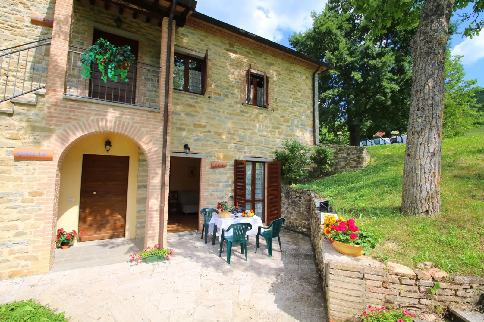 Orzo-Terrace balcony