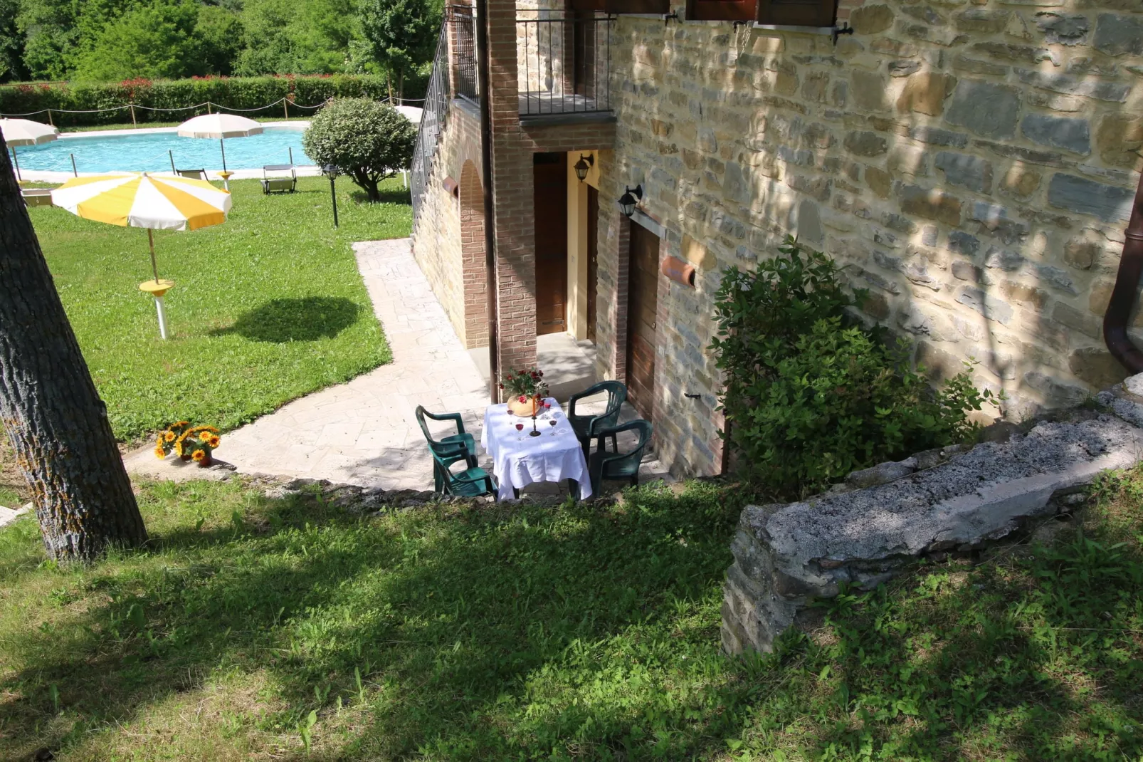 Orzo-Terrace balcony