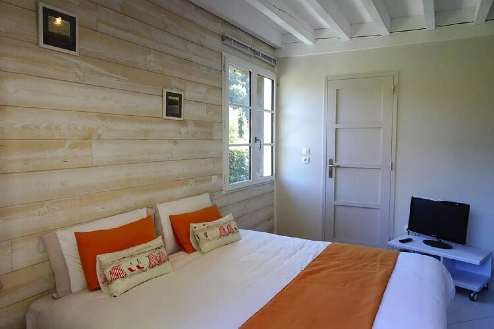 Holiday home St Martin-aux-Buneaux-Bedroom