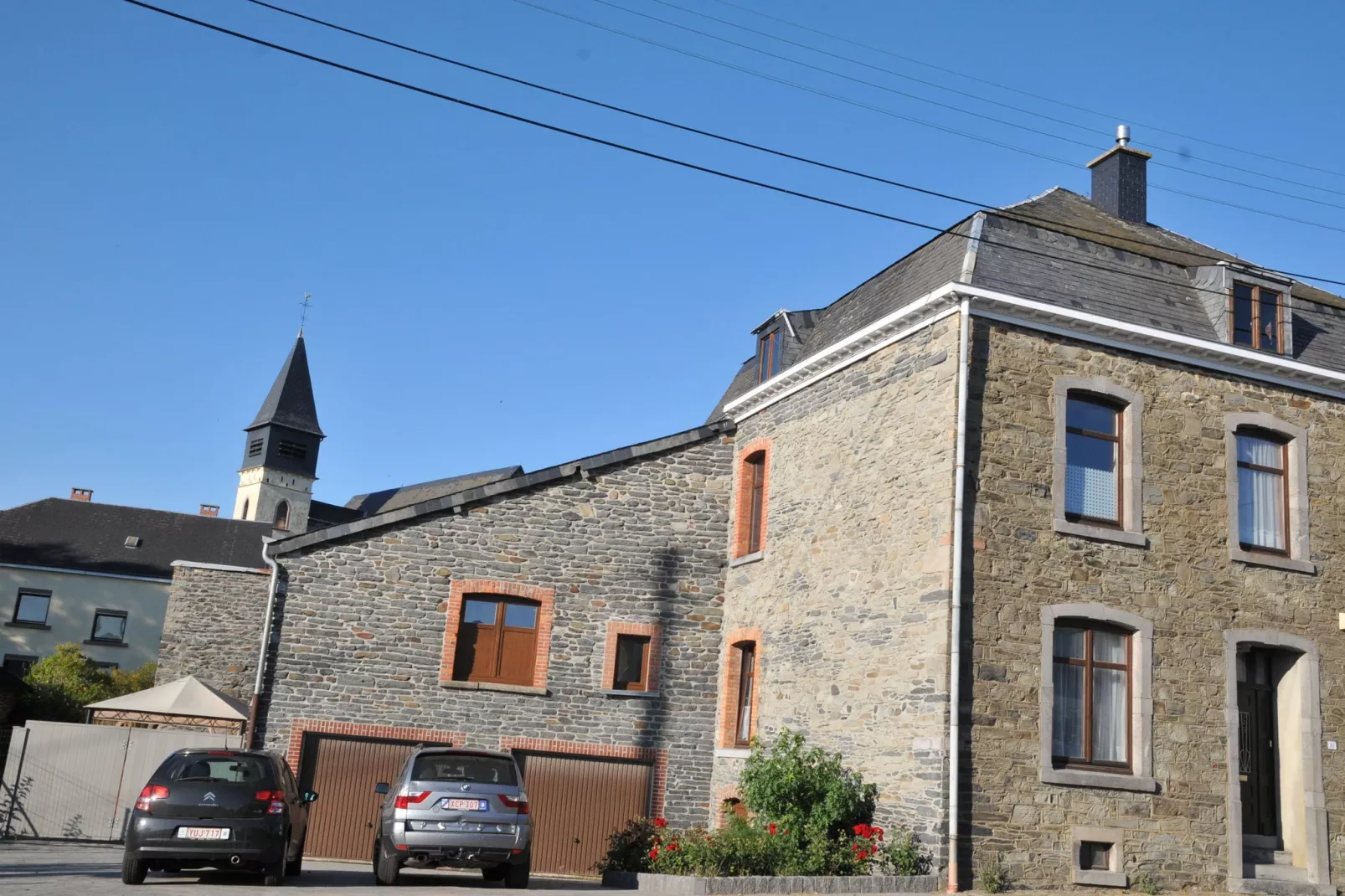 Stone Lodge-Exterior summer