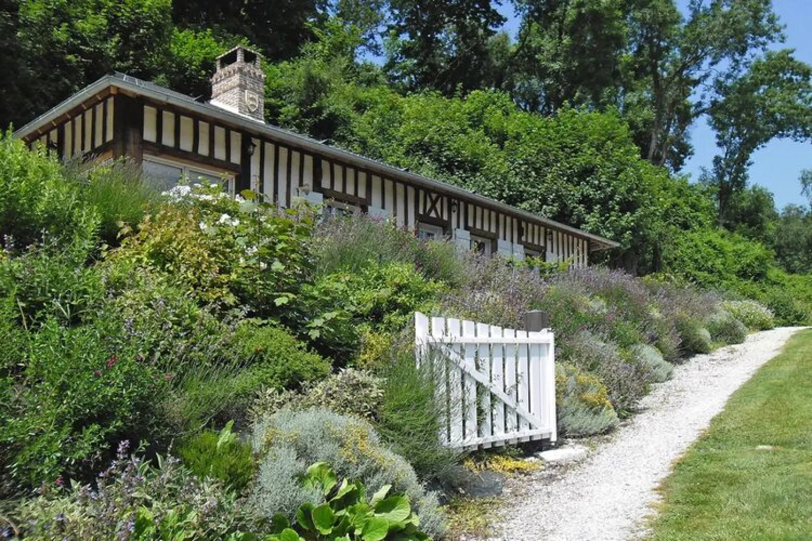 Holiday home St Martin-aux-Buneaux-Exterior in summer